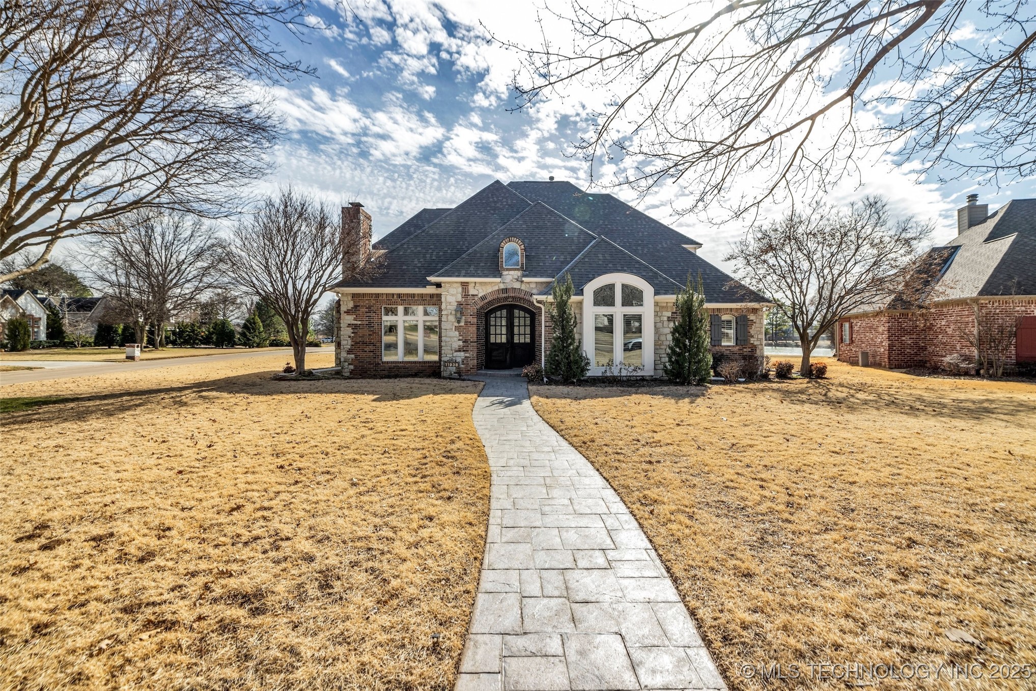 Hunters Hills Real Estate Listings Main Image