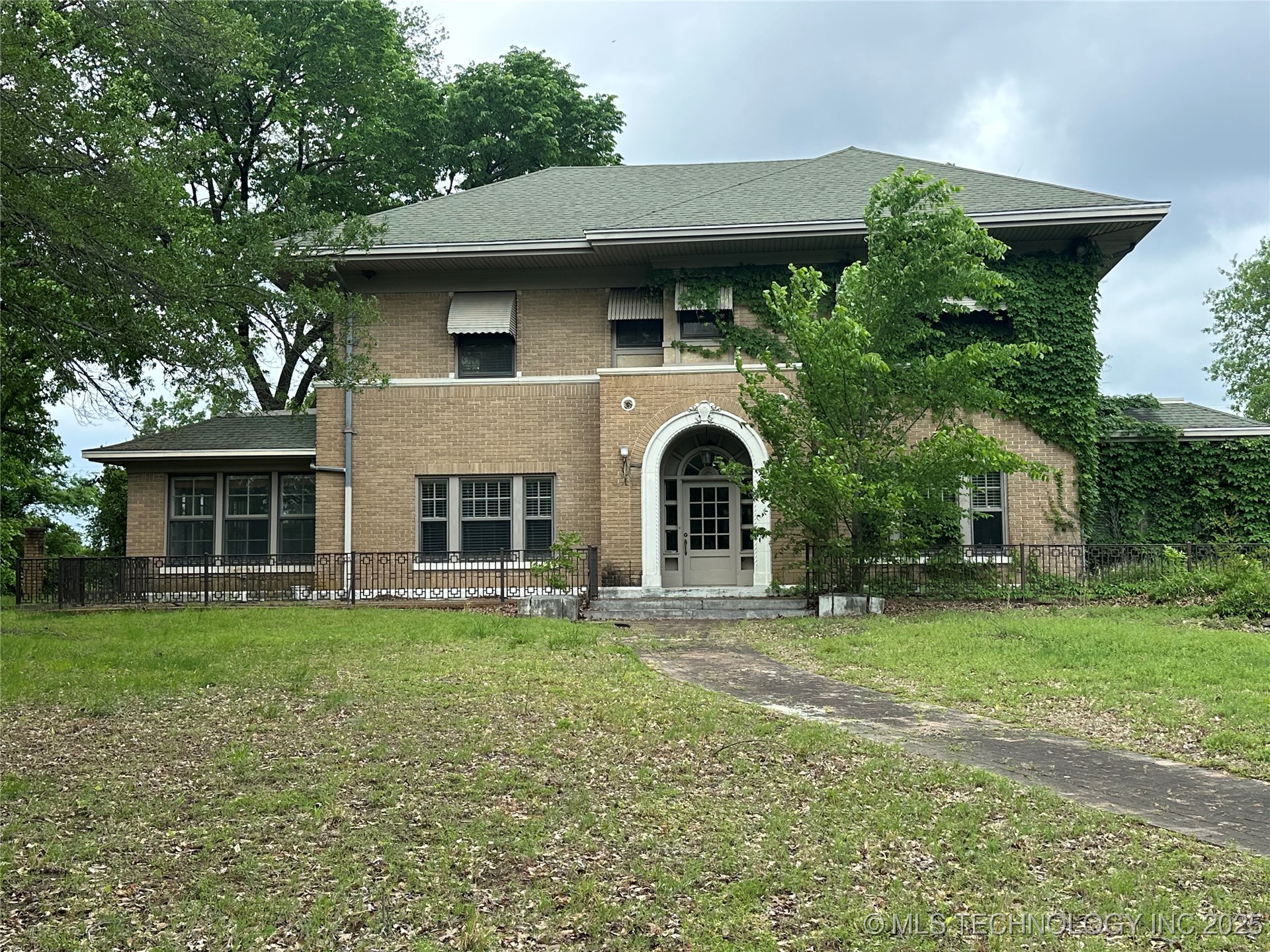1508 S Woodland Drive Property Photo