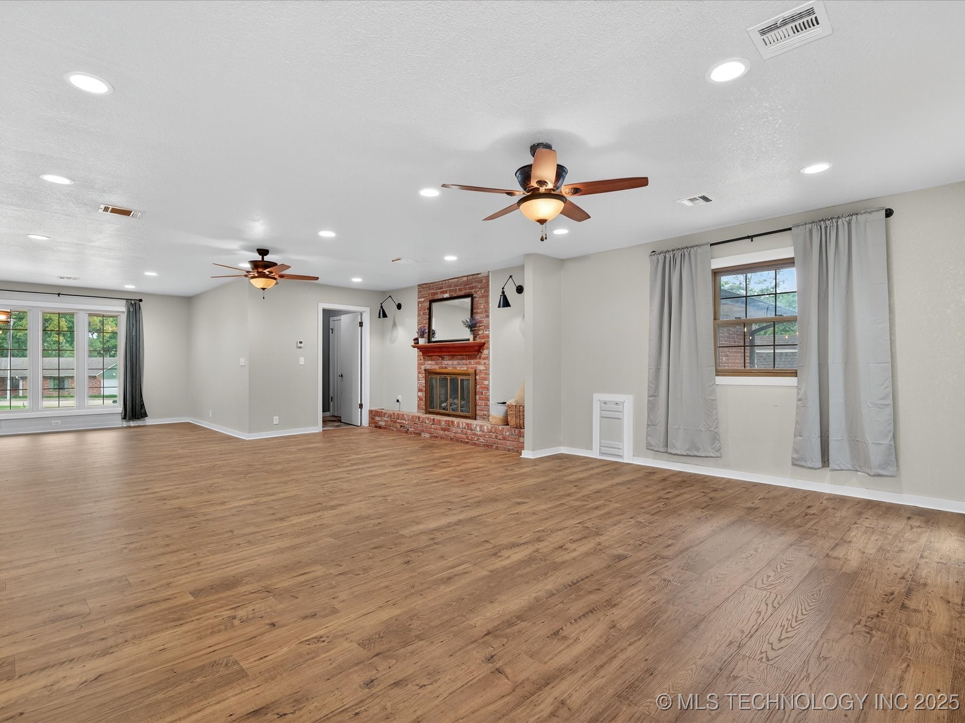 2500 Evergreen Drive Property Photo 4