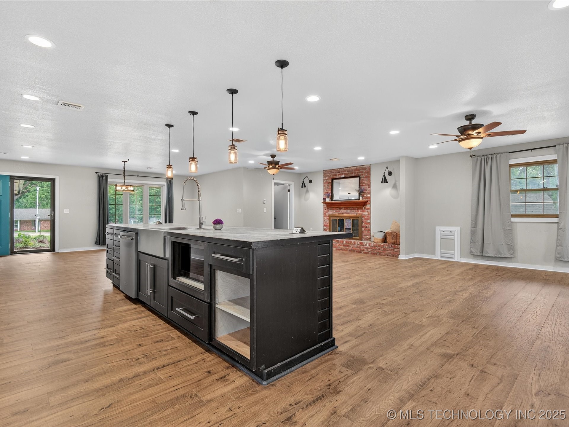 2500 Evergreen Drive Property Photo 10