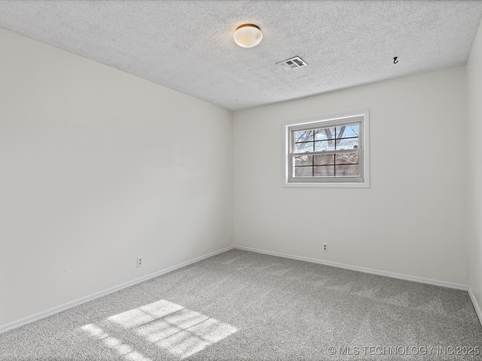 2500 Evergreen Drive Property Photo 15