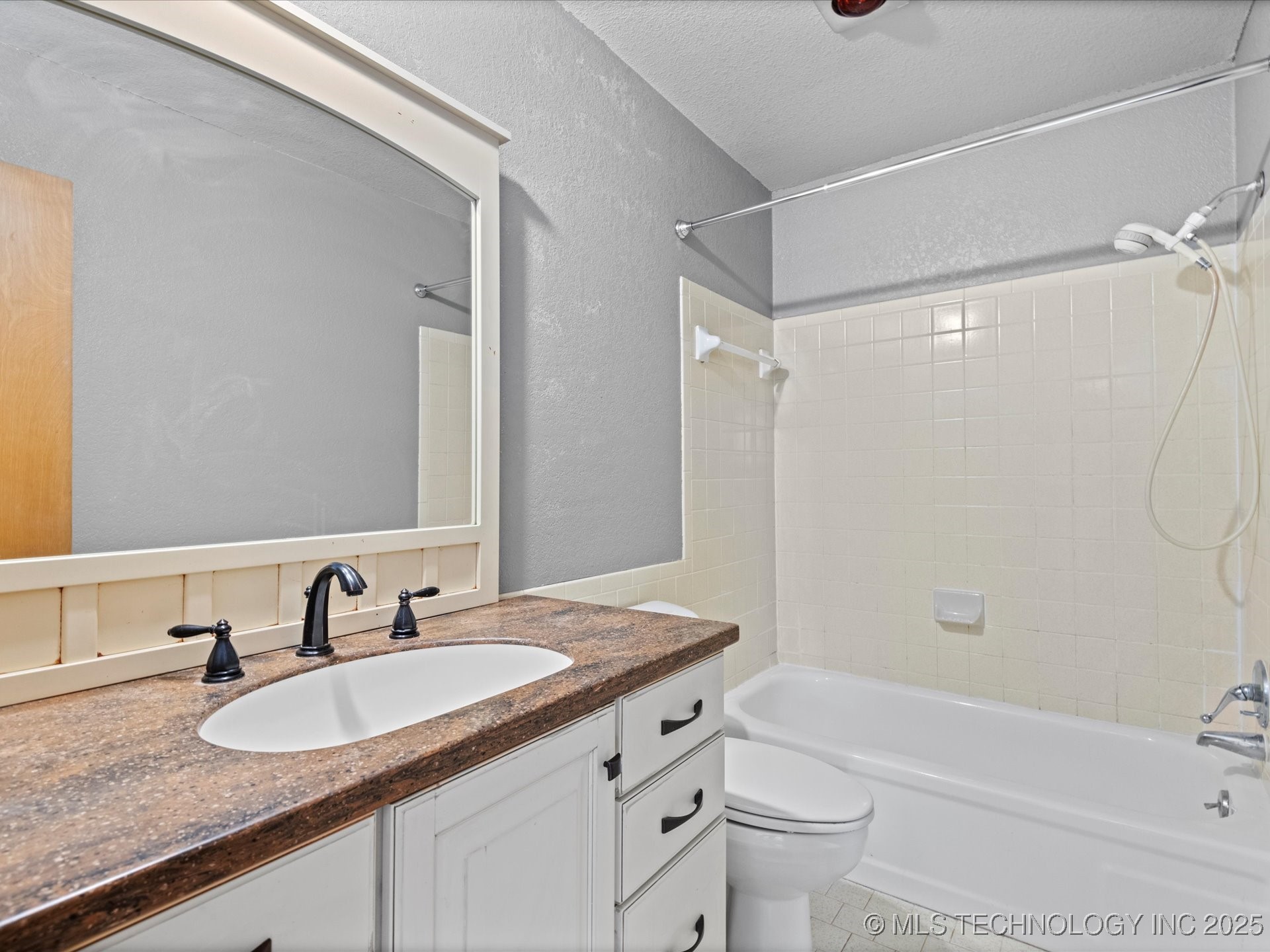 2500 Evergreen Drive Property Photo 17