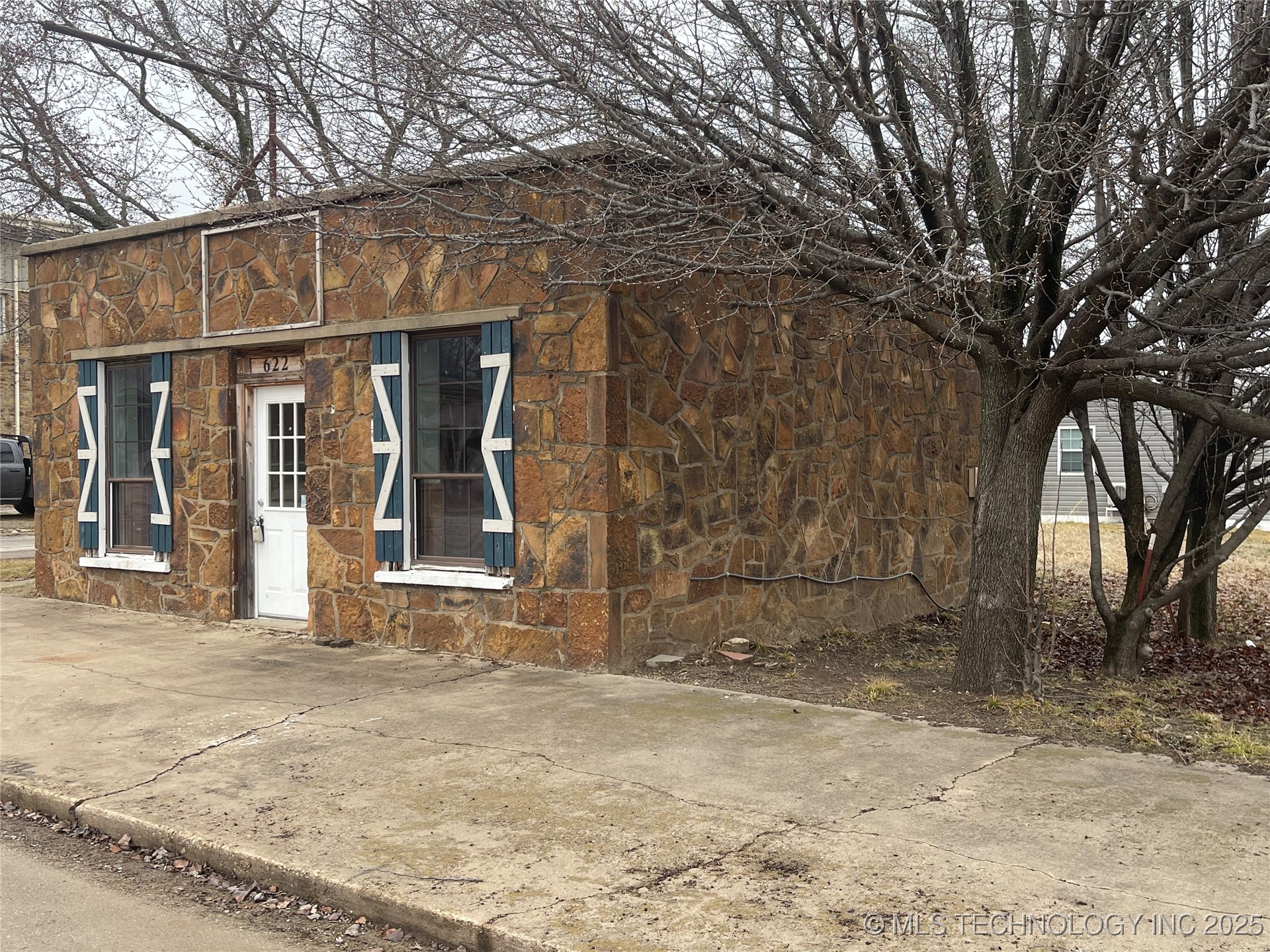 622 Main Street Property Photo 8
