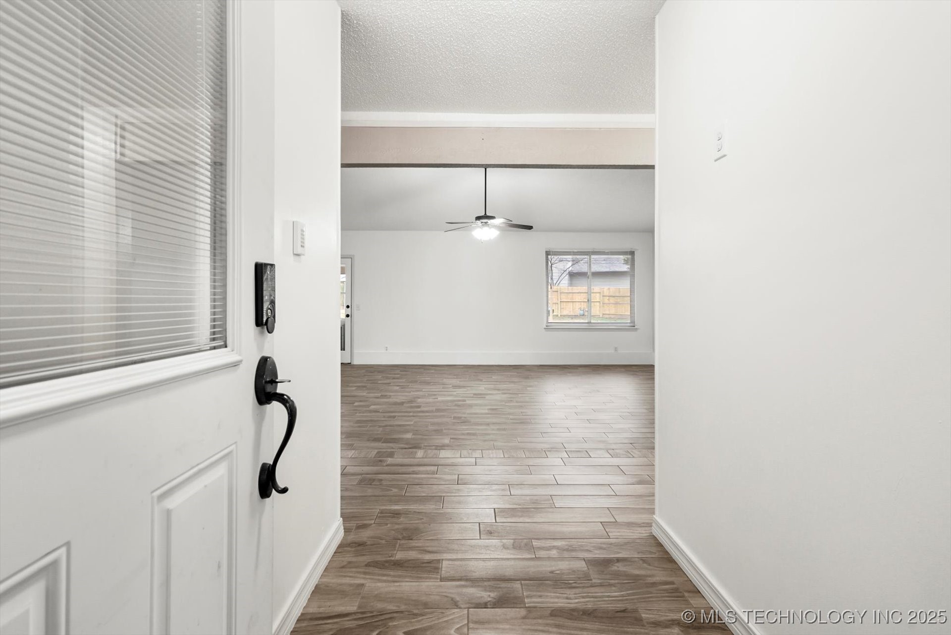 1601 W Phoenix Place Property Photo 6