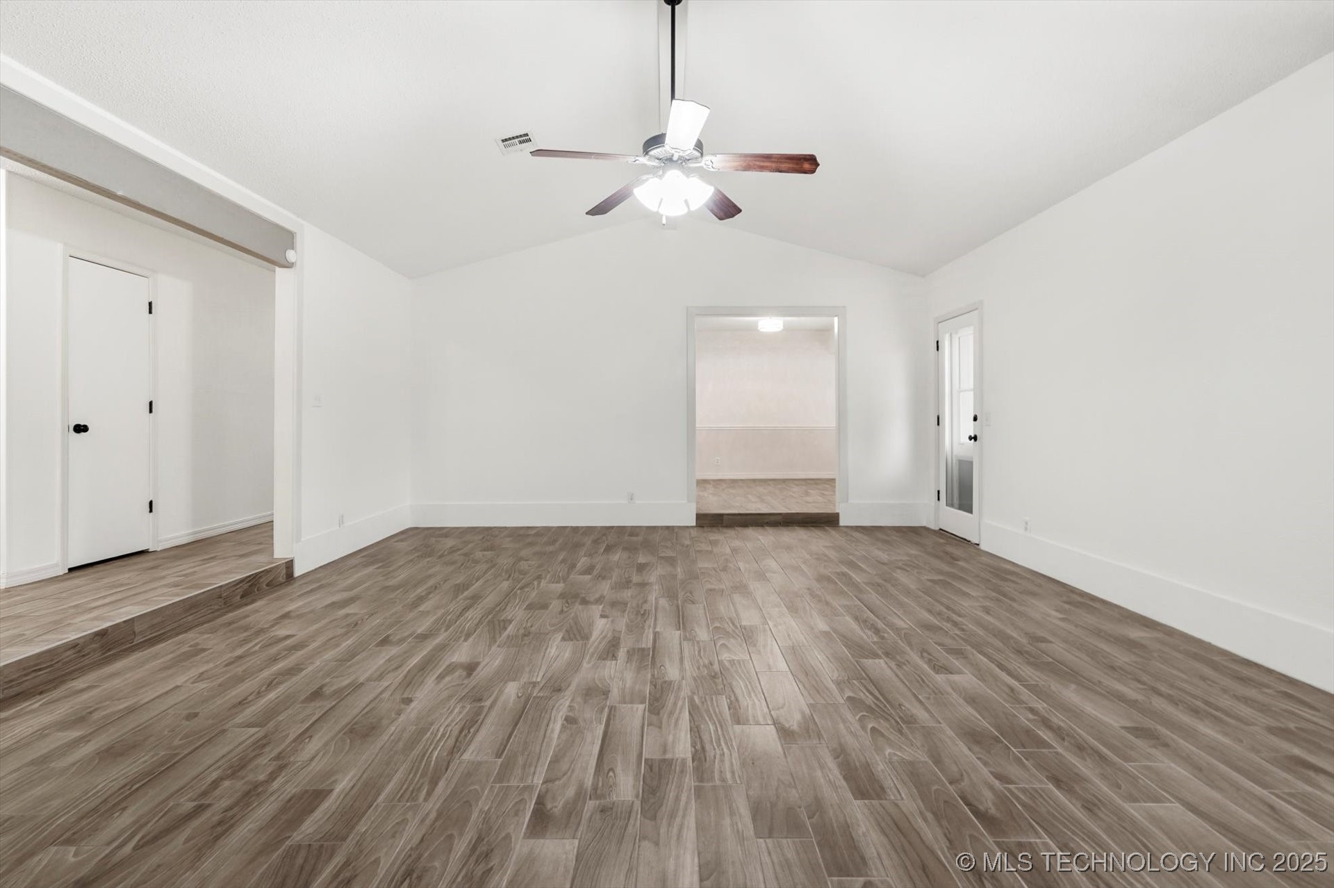1601 W Phoenix Place Property Photo 10
