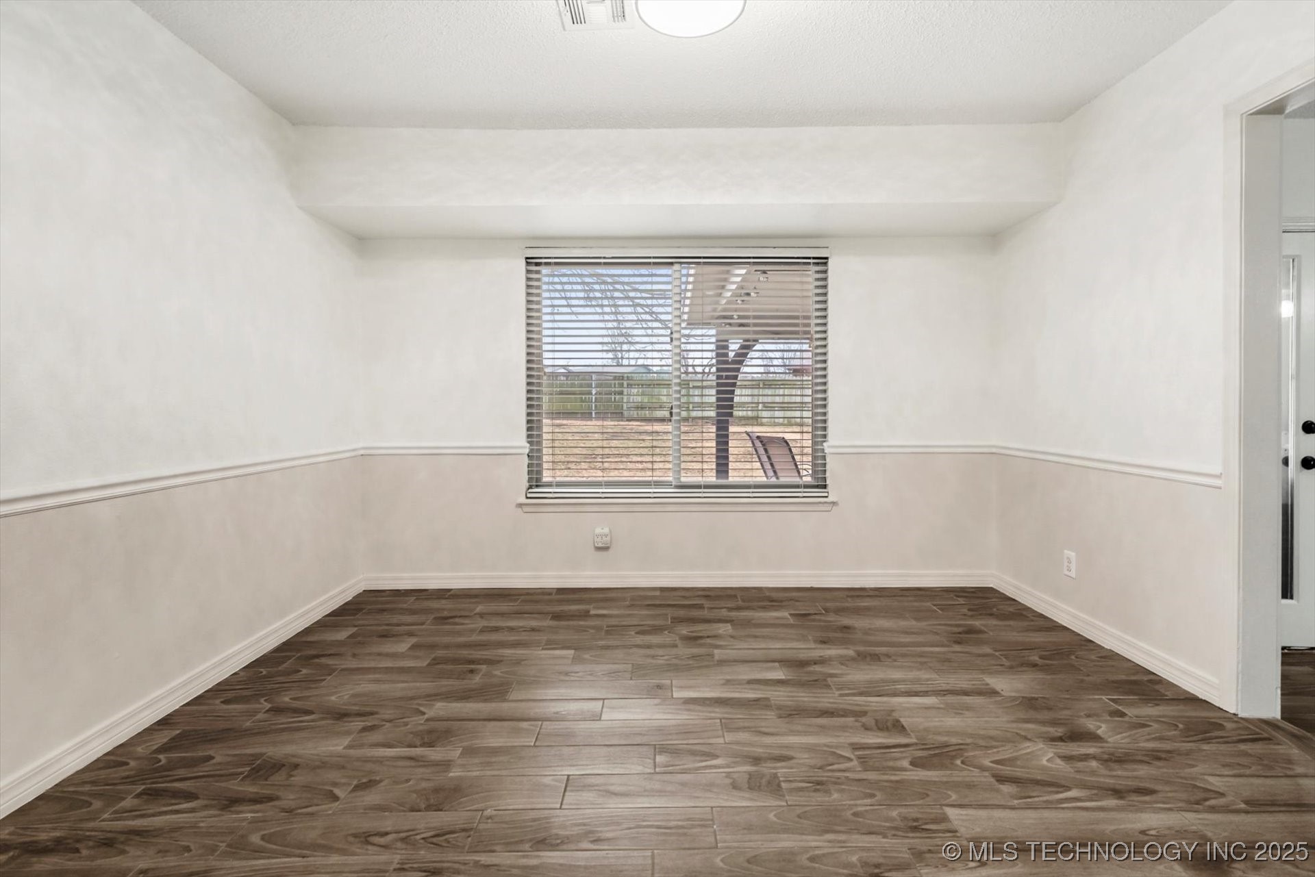 1601 W Phoenix Place Property Photo 14