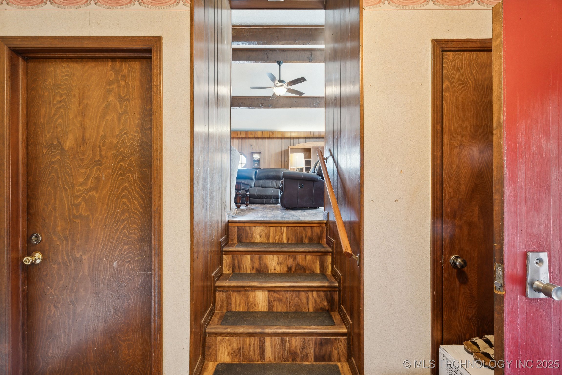 604 Dogwood Court Property Photo 6