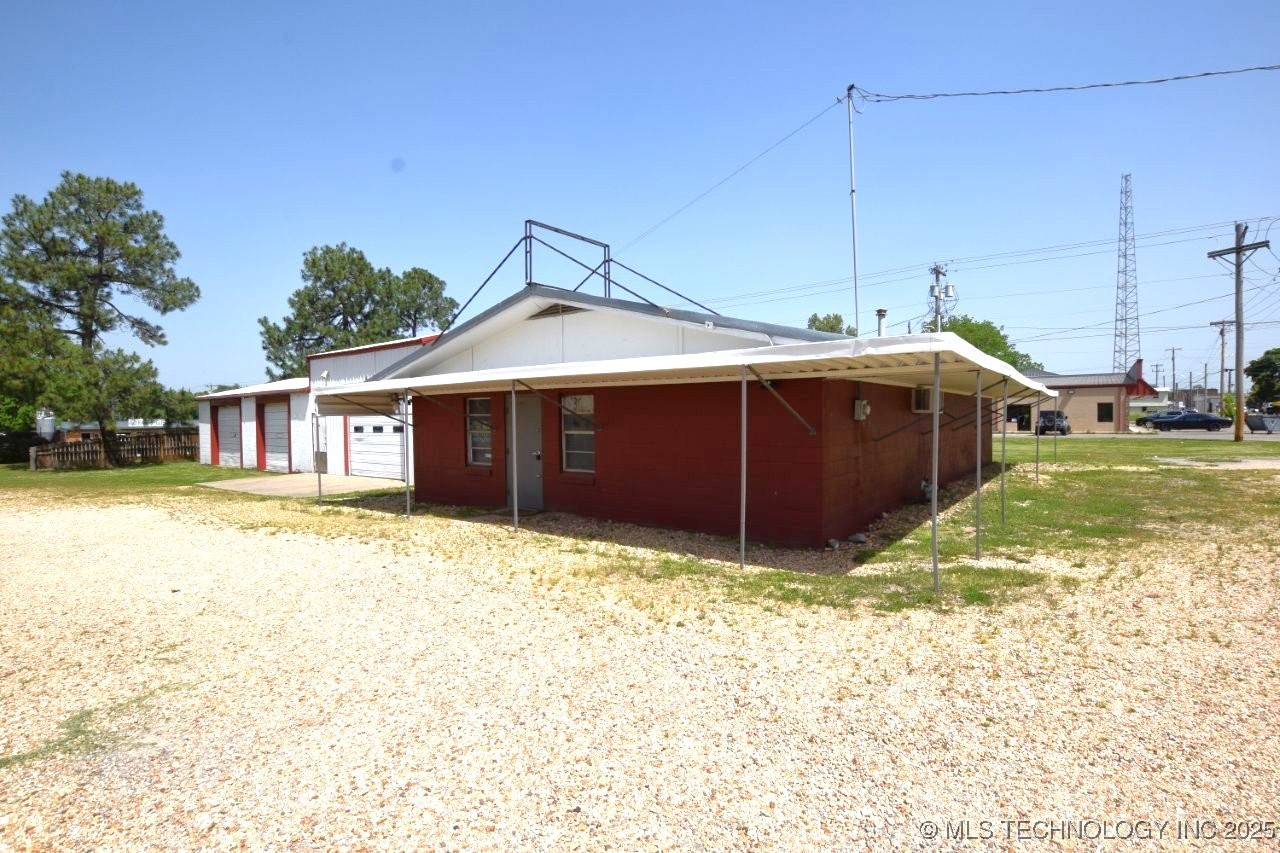 101 W Walnut Street Property Photo 1