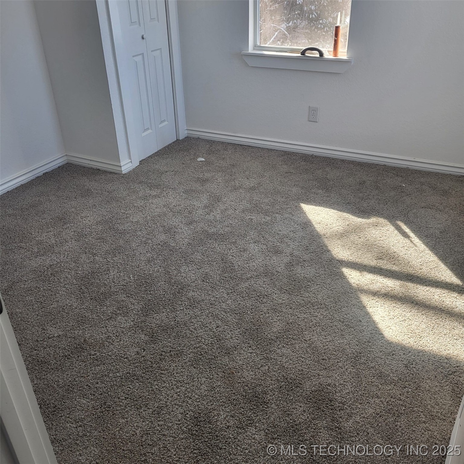 19 N Union Avenue Property Photo 4
