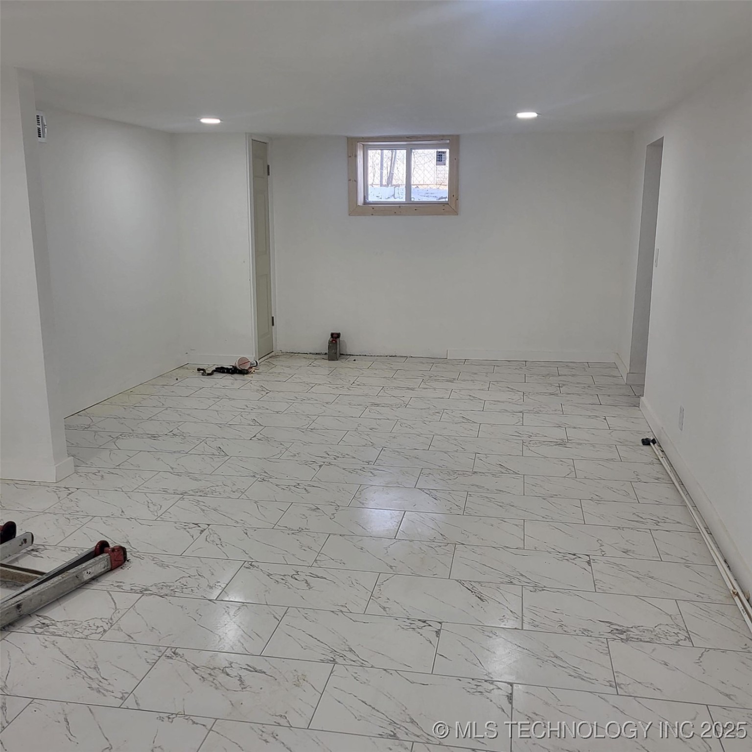 19 N Union Avenue Property Photo 5