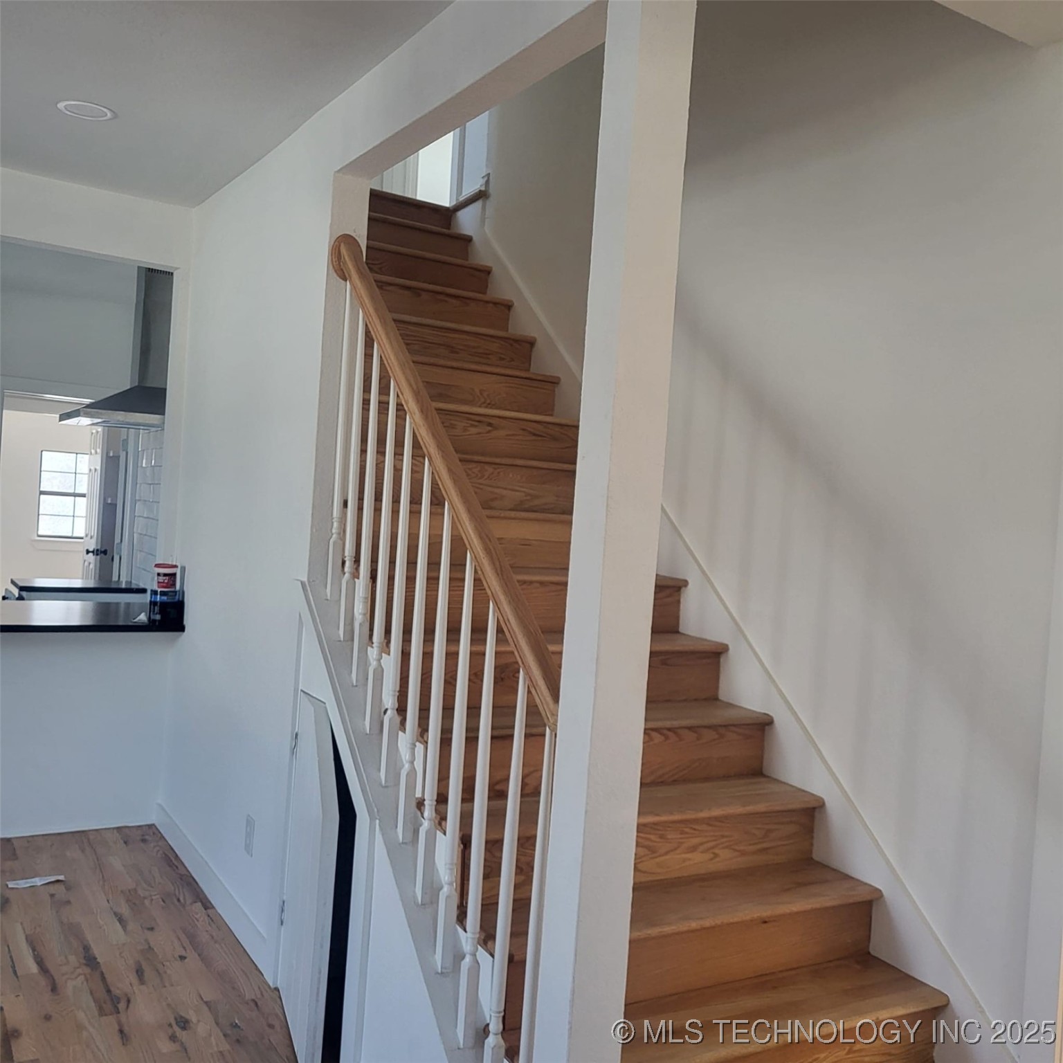 19 N Union Avenue Property Photo 10