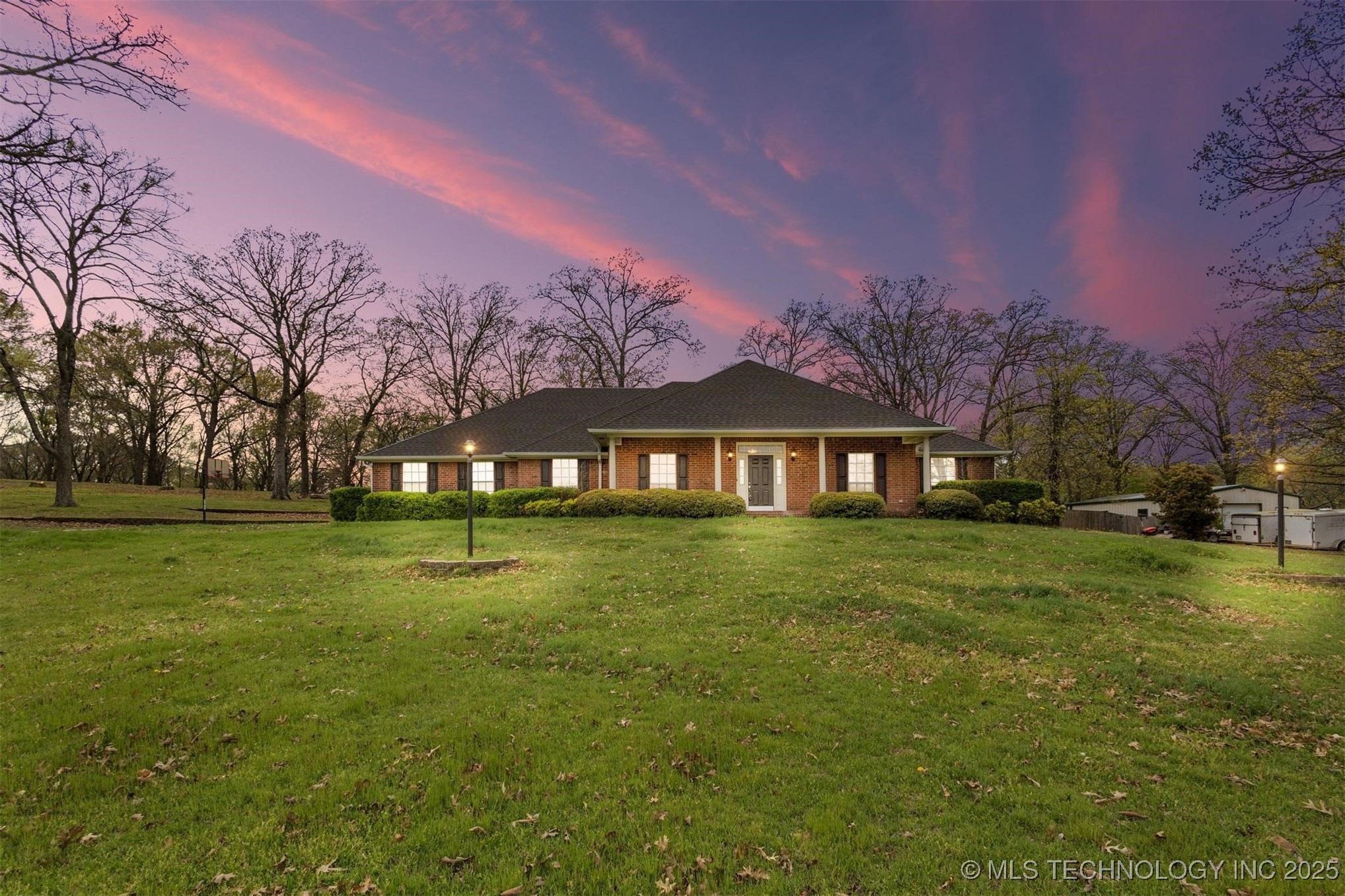 5353 Stonebriar Circle Property Photo 1