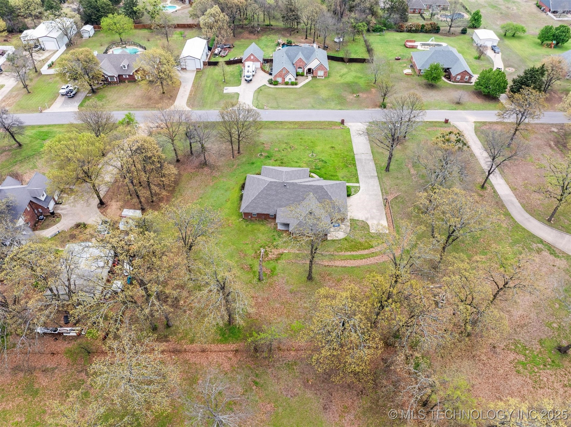 5353 Stonebriar Circle Property Photo 16
