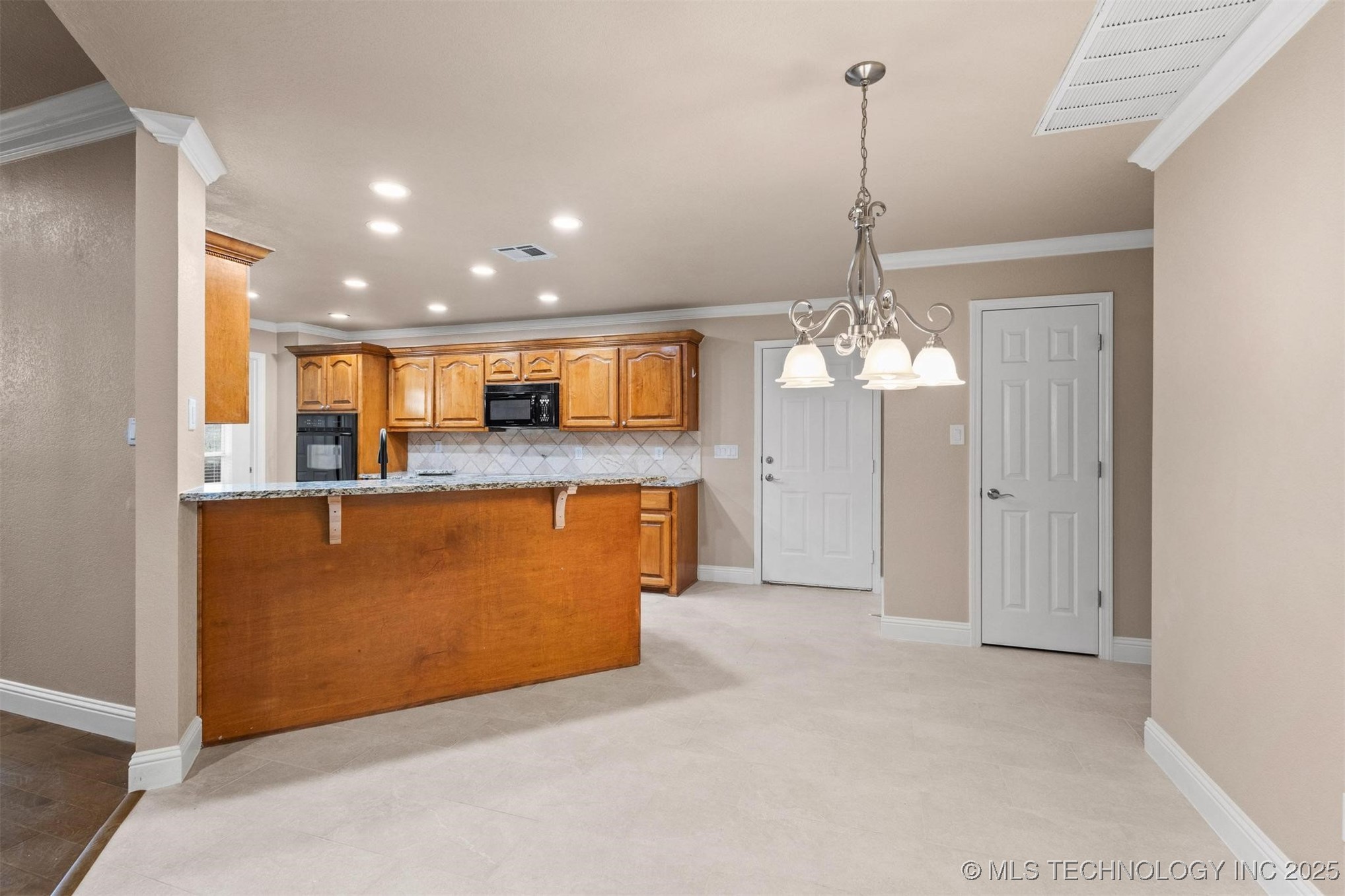 5353 Stonebriar Circle Property Photo 32