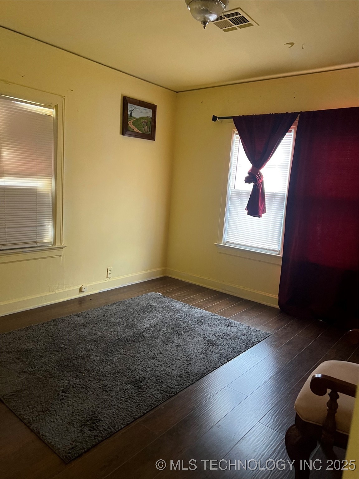 704 S Main Street Property Photo 4