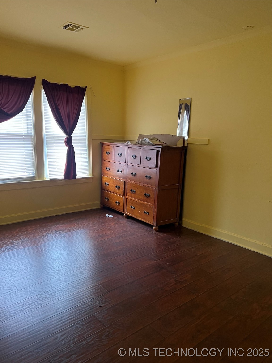 704 S Main Street Property Photo 6