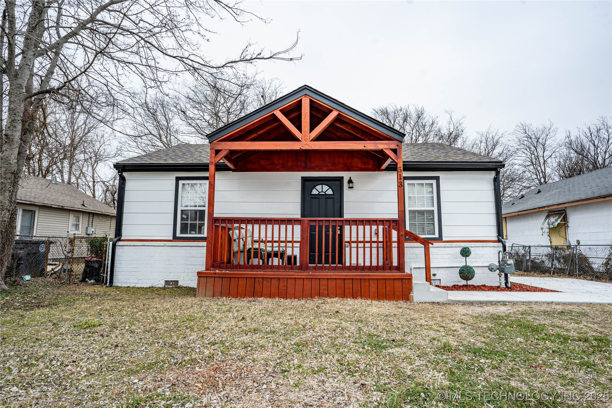 513 E Marshall Street Property Photo 2
