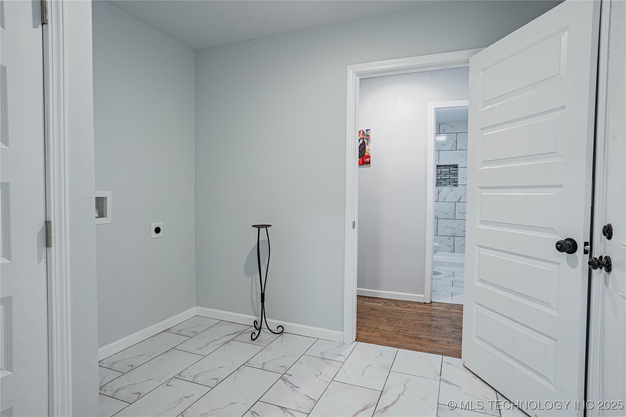 513 E Marshall Street Property Photo 11