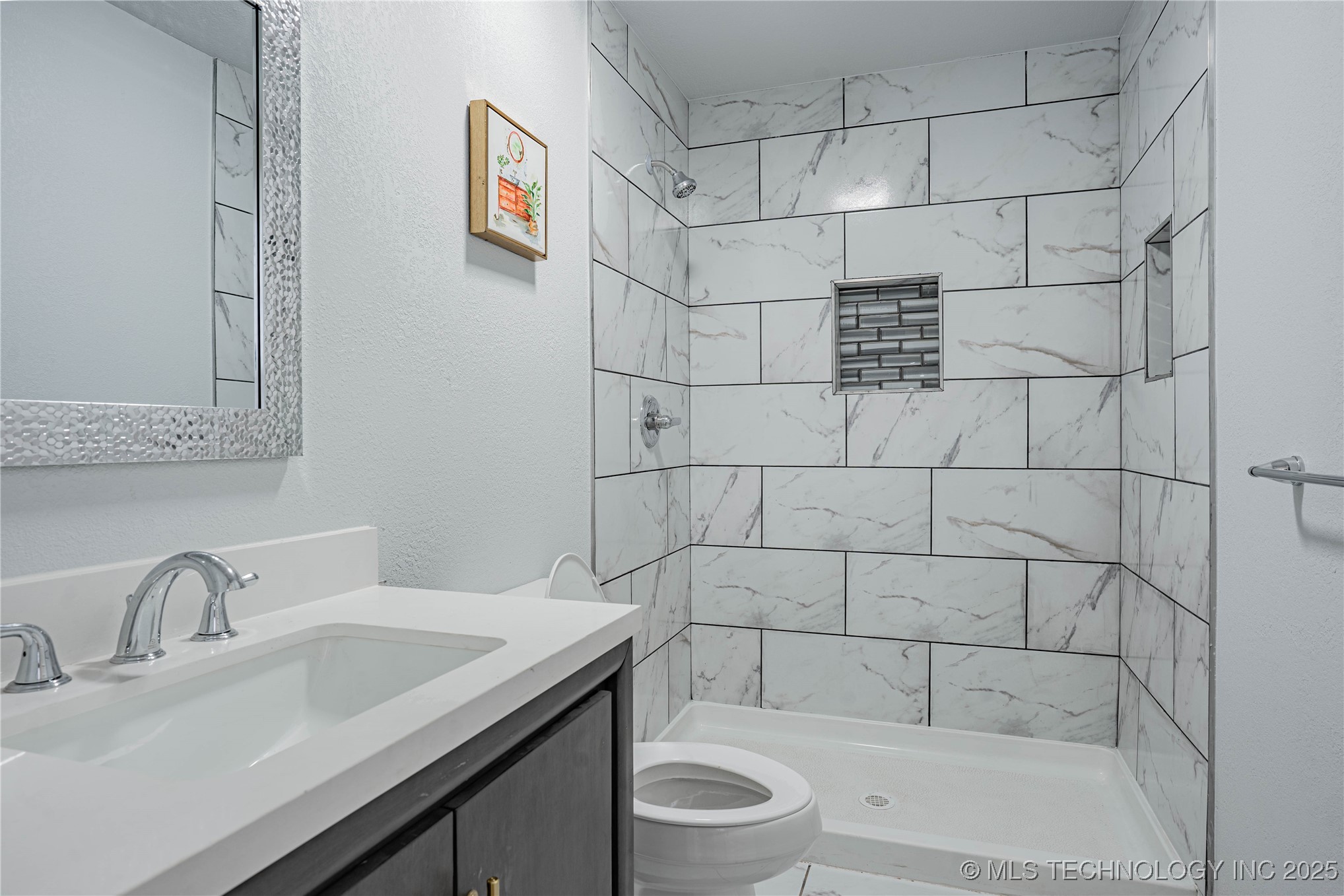 513 E Marshall Street Property Photo 16