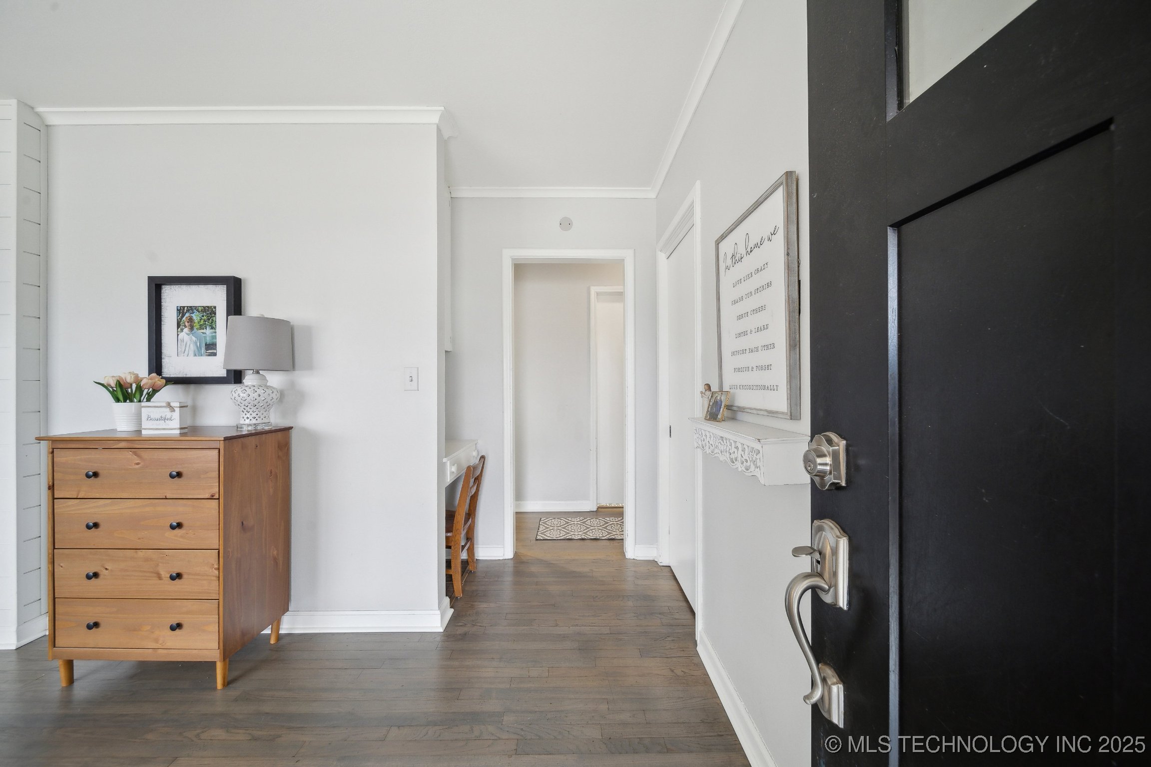 2516 Elmira Street Property Photo 4