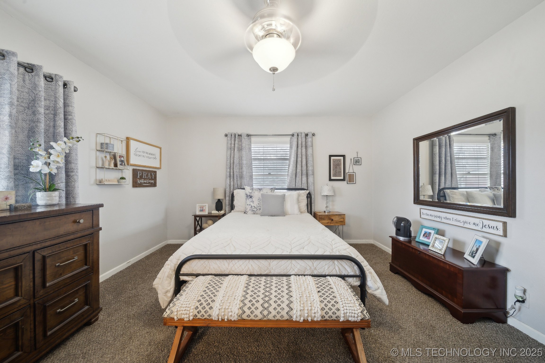 2516 Elmira Street Property Photo 20