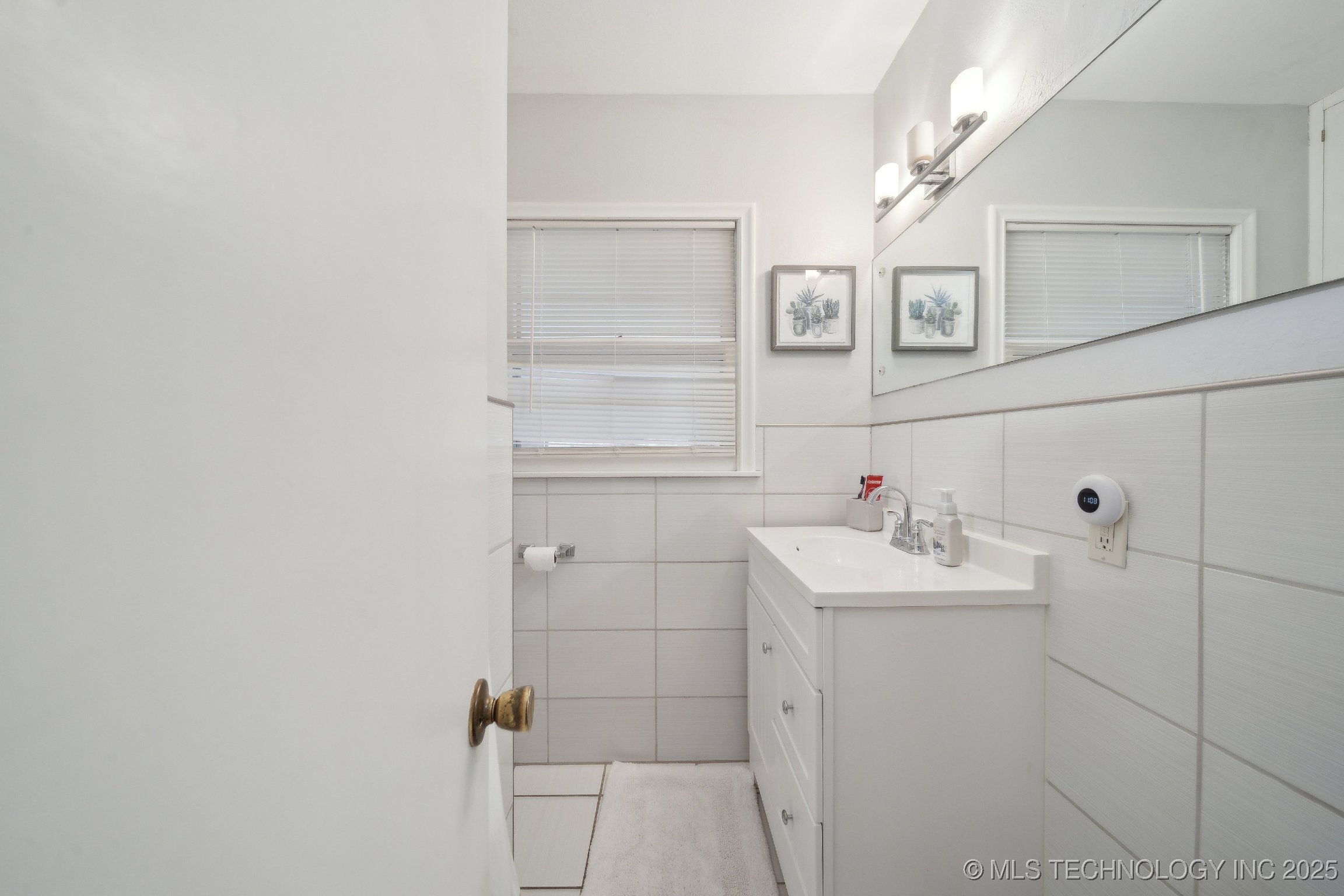 2516 Elmira Street Property Photo 22