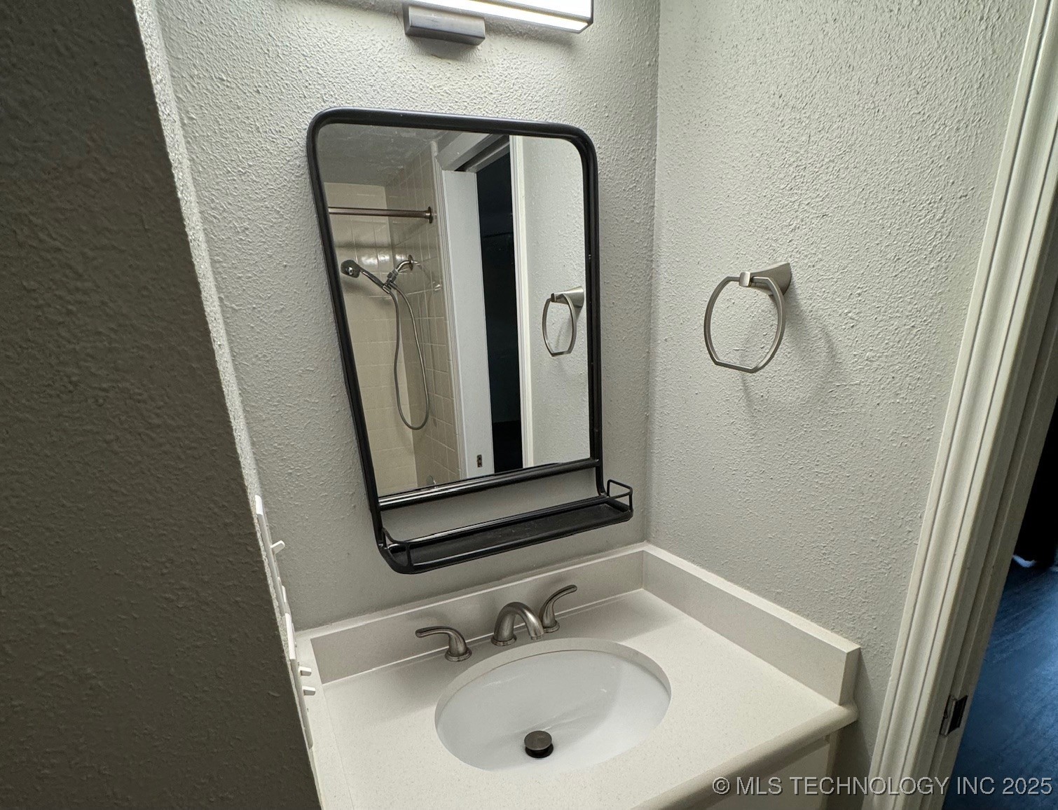 1527 S Riverside Drive 1527 Property Photo 31