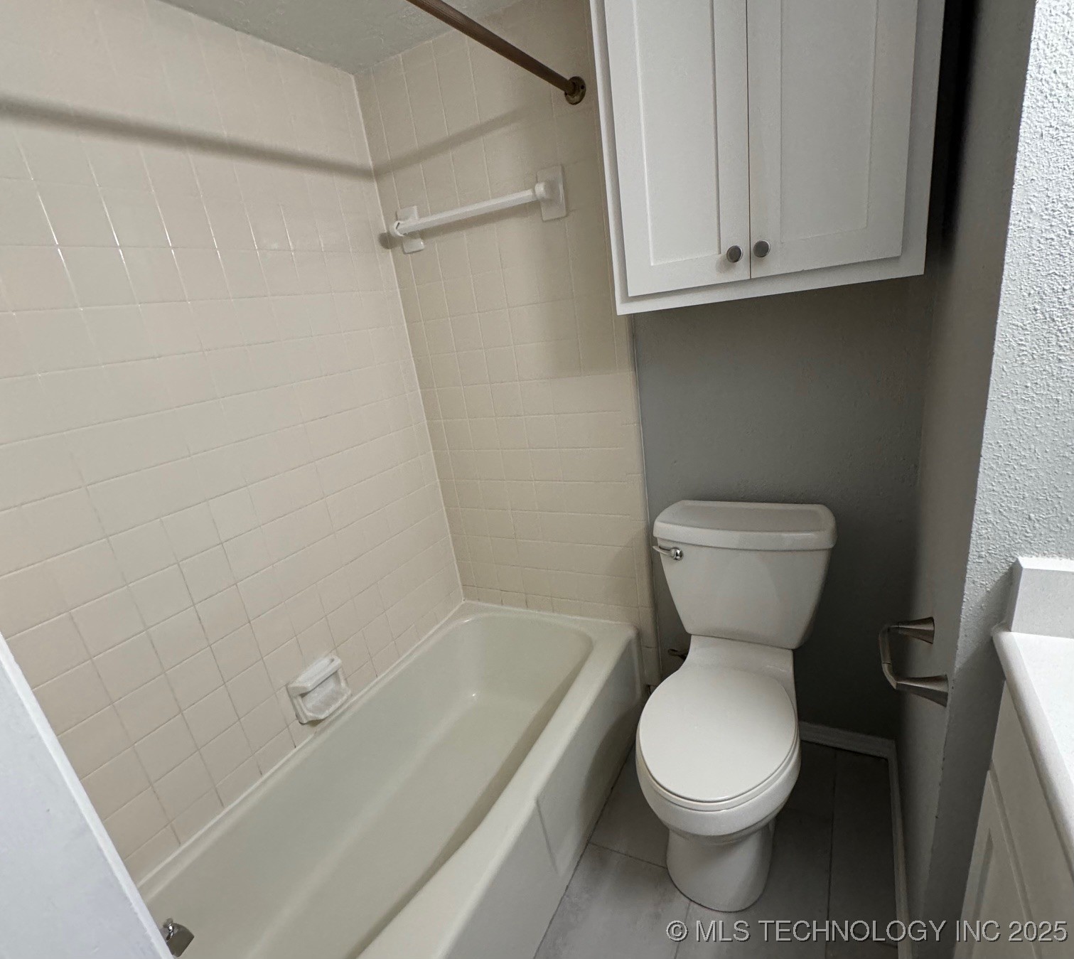 1527 S Riverside Drive 1527 Property Photo 32