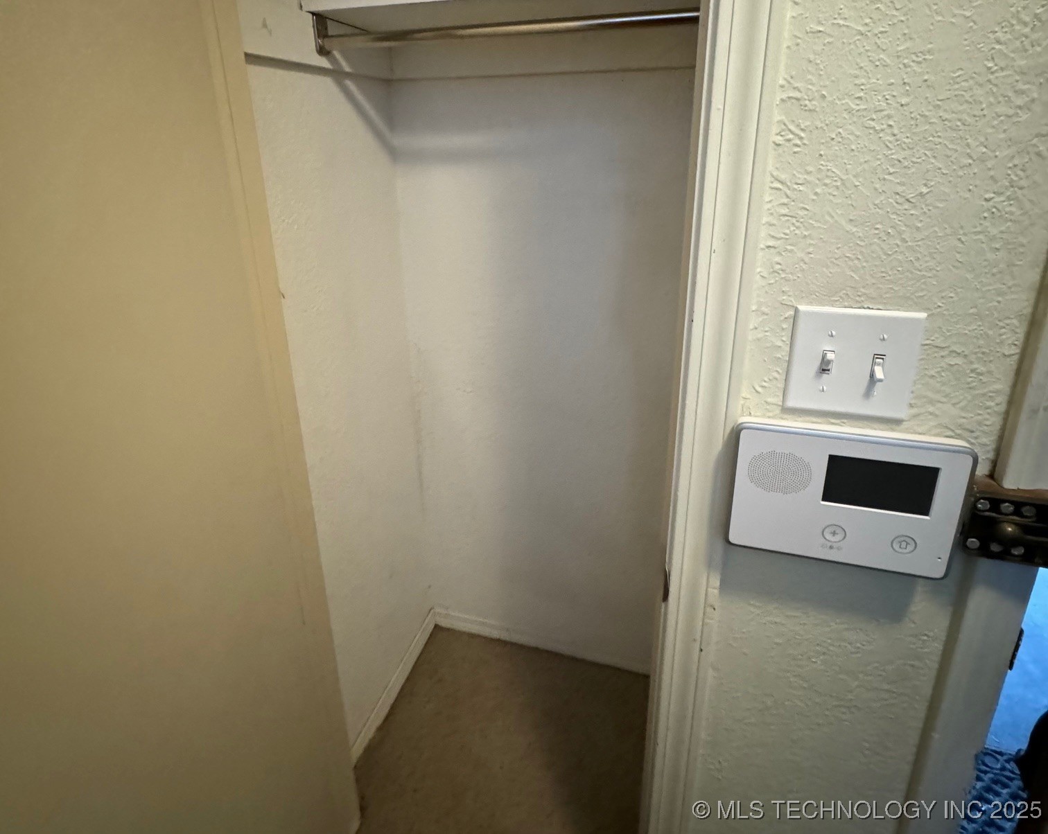 1527 S Riverside Drive 1527 Property Photo 36