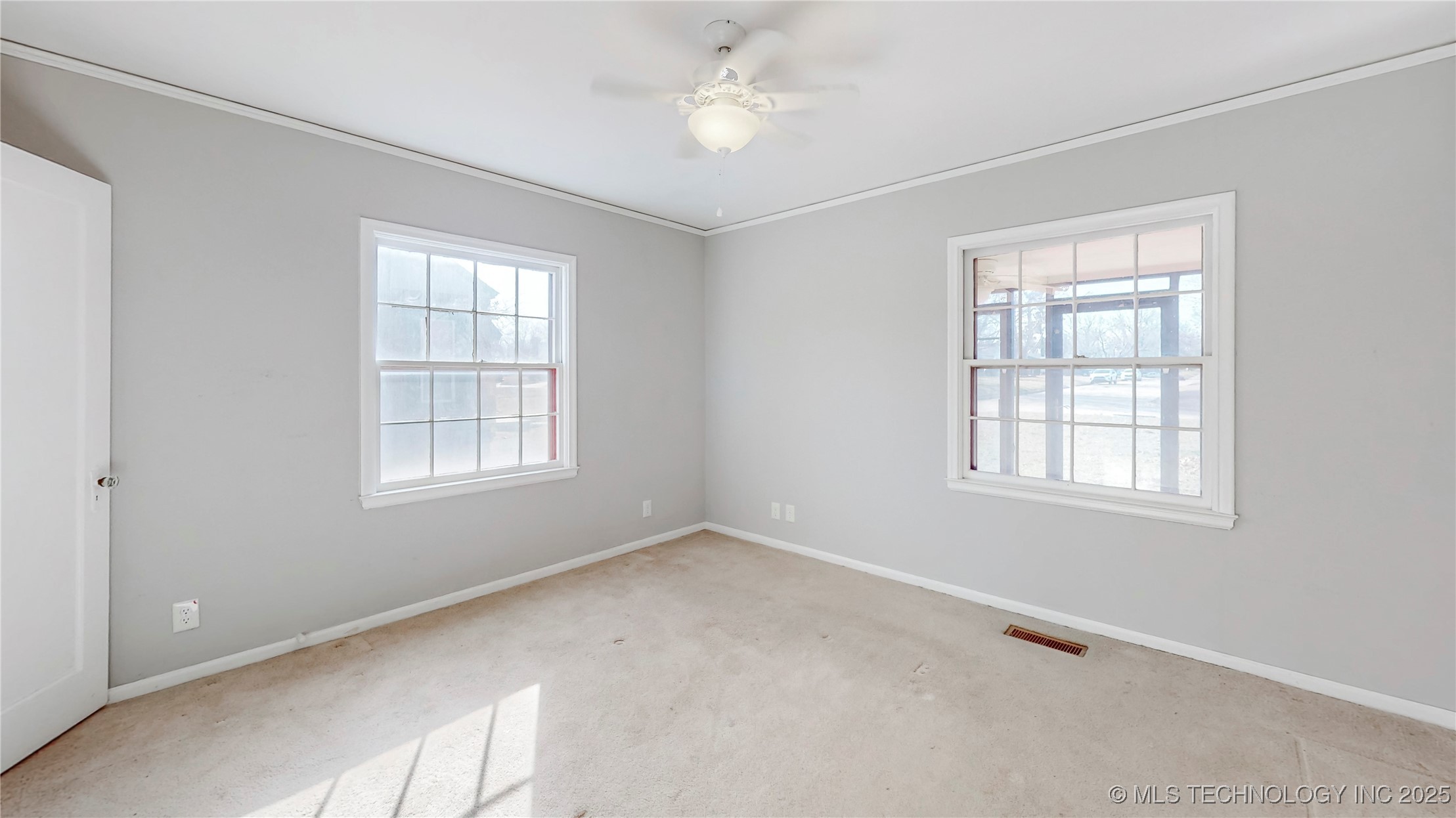 3923 E 11th Place Property Photo 13