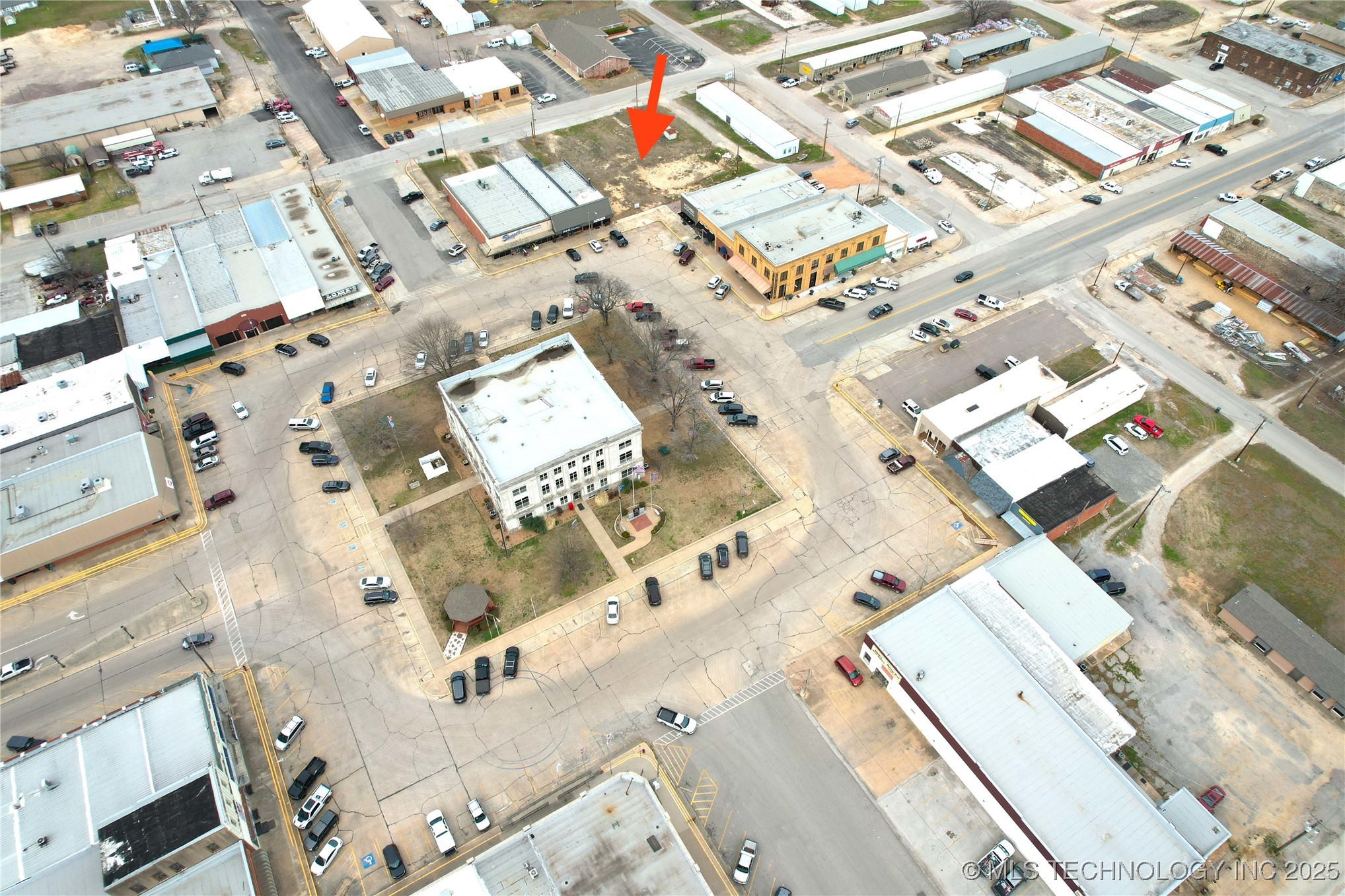 211 Plaza Property Photo 4