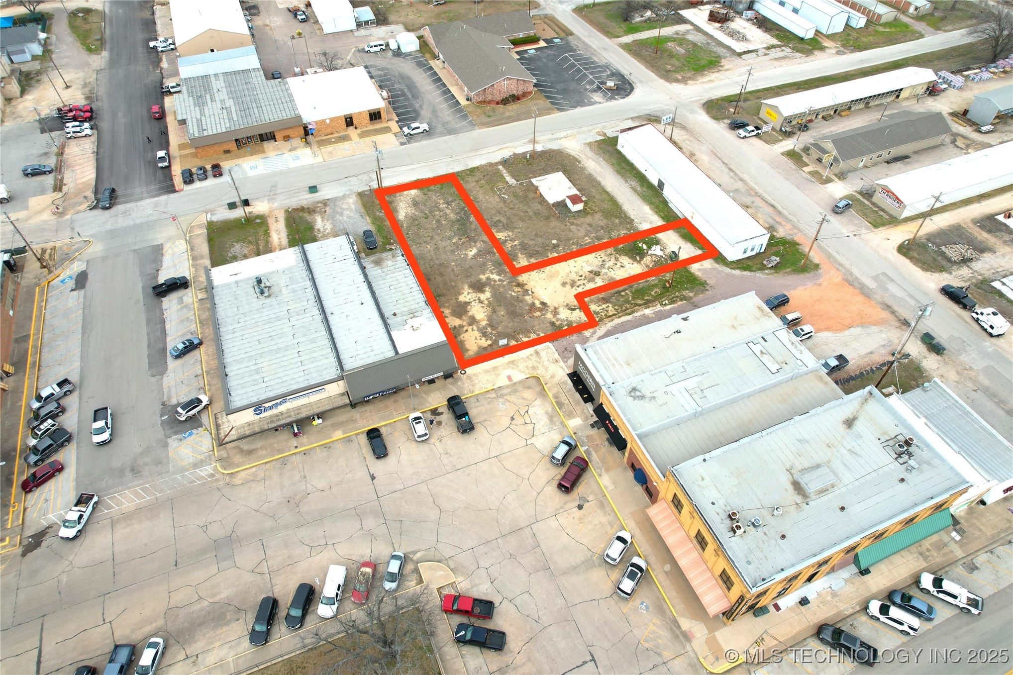 211 Plaza Property Photo 5