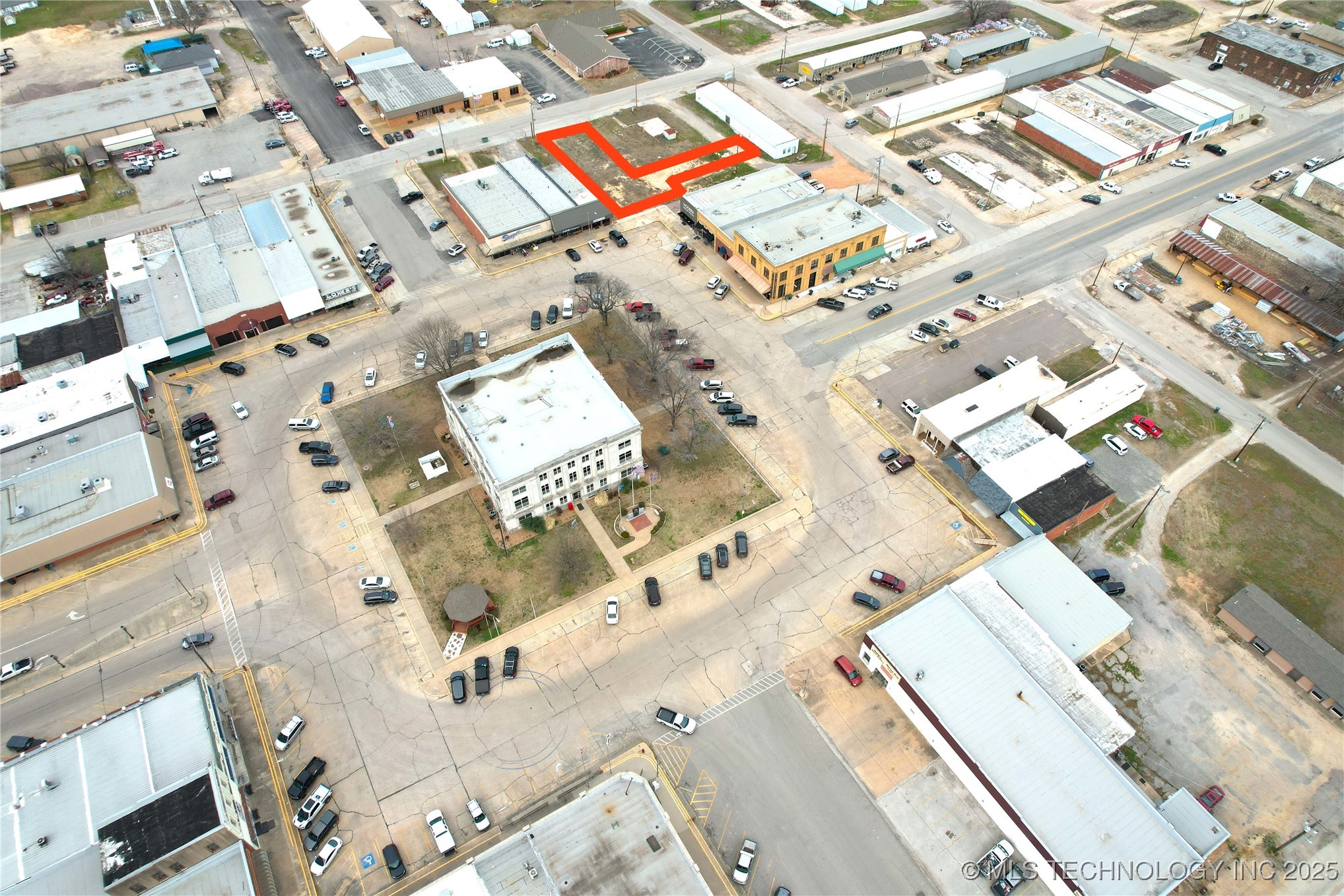 211 Plaza Property Photo 6