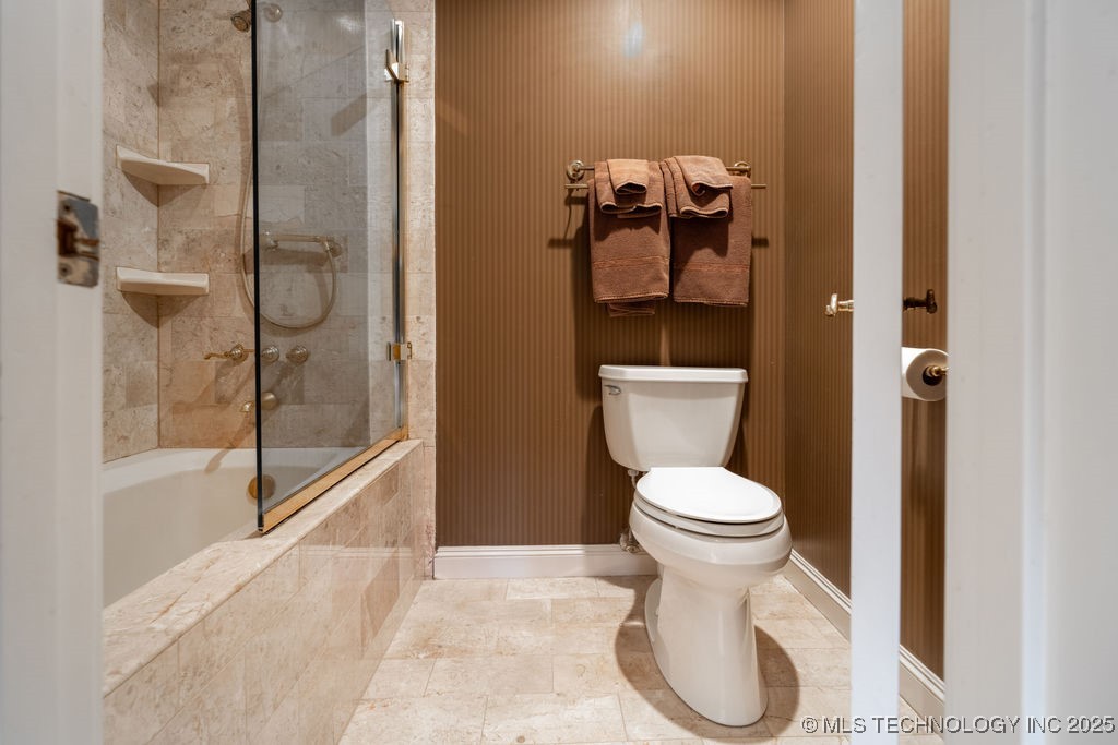 2300 Woodland Springs Drive Property Photo 3