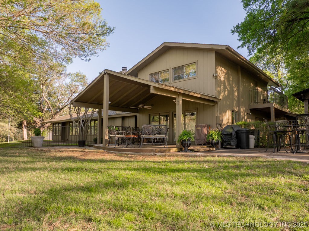 2300 Woodland Springs Drive Property Photo 4