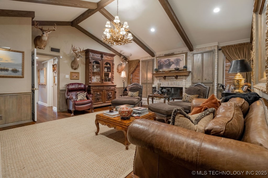 2300 Woodland Springs Drive Property Photo 11