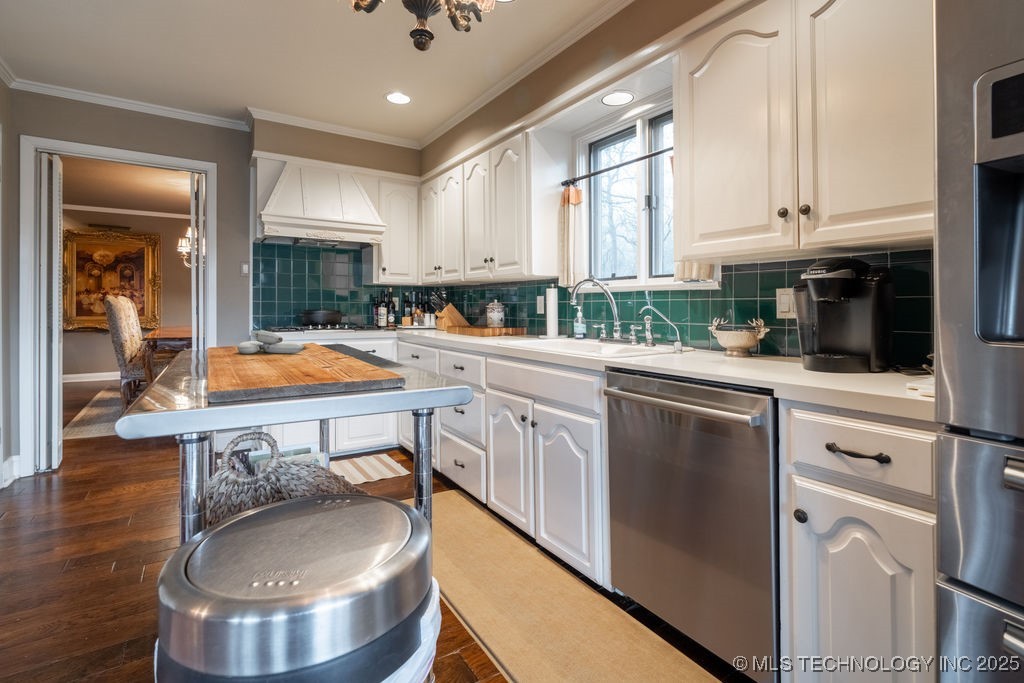 2300 Woodland Springs Drive Property Photo 19