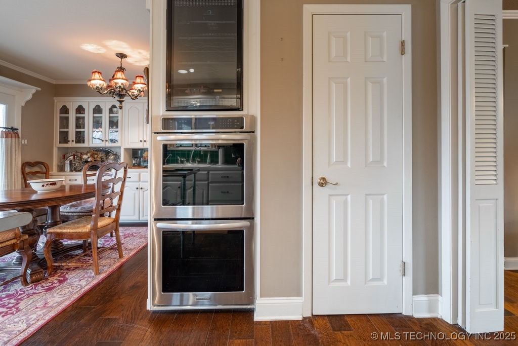 2300 Woodland Springs Drive Property Photo 22