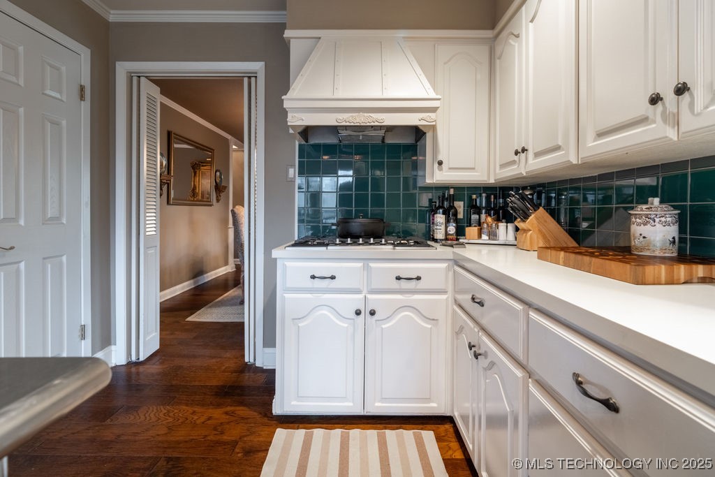 2300 Woodland Springs Drive Property Photo 23
