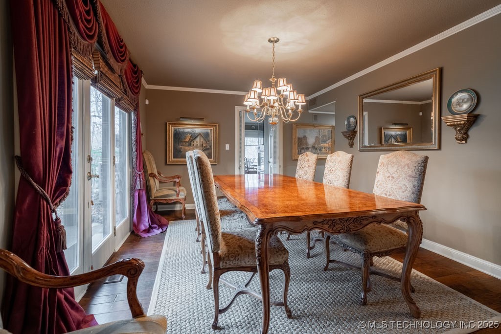 2300 Woodland Springs Drive Property Photo 25