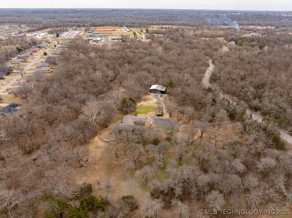 2300 Woodland Springs Drive Property Photo 47
