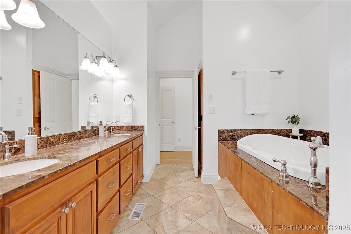 7404 S 284th Avenue E Property Photo 33