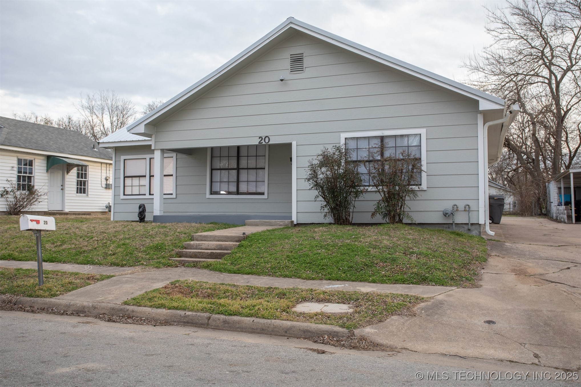20 8th Nw Property Photo