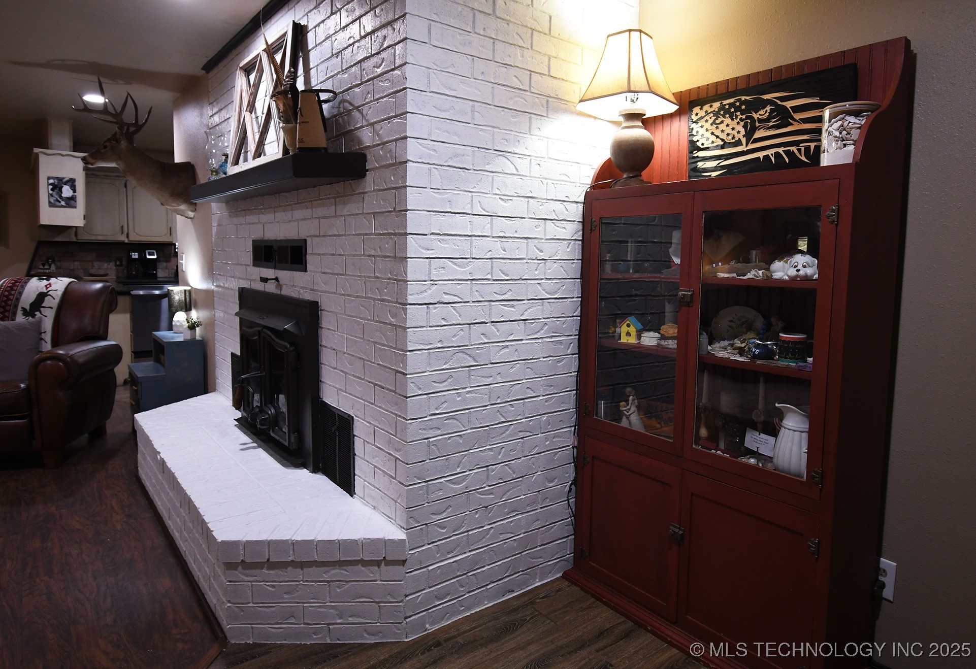 112 E 4th Street Property Photo 6
