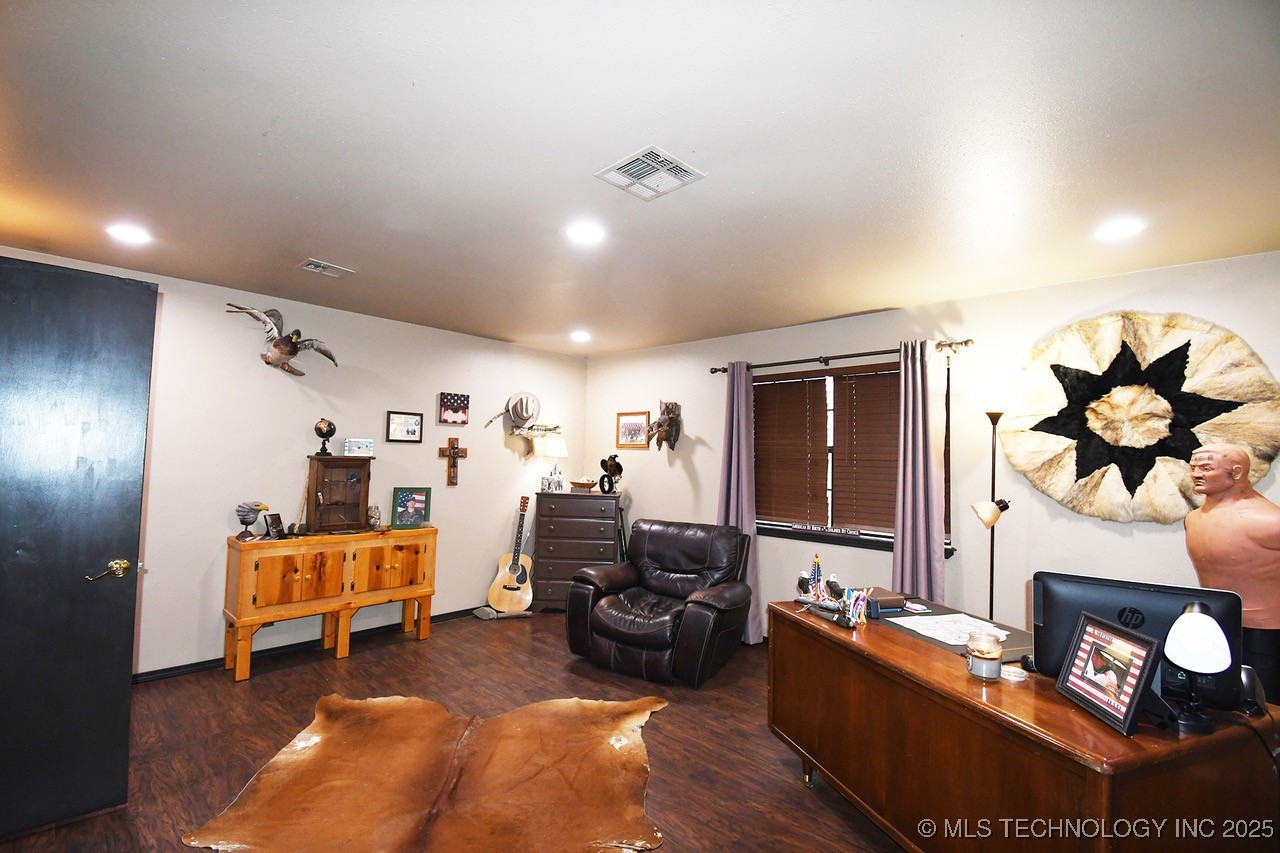 112 E 4th Street Property Photo 25