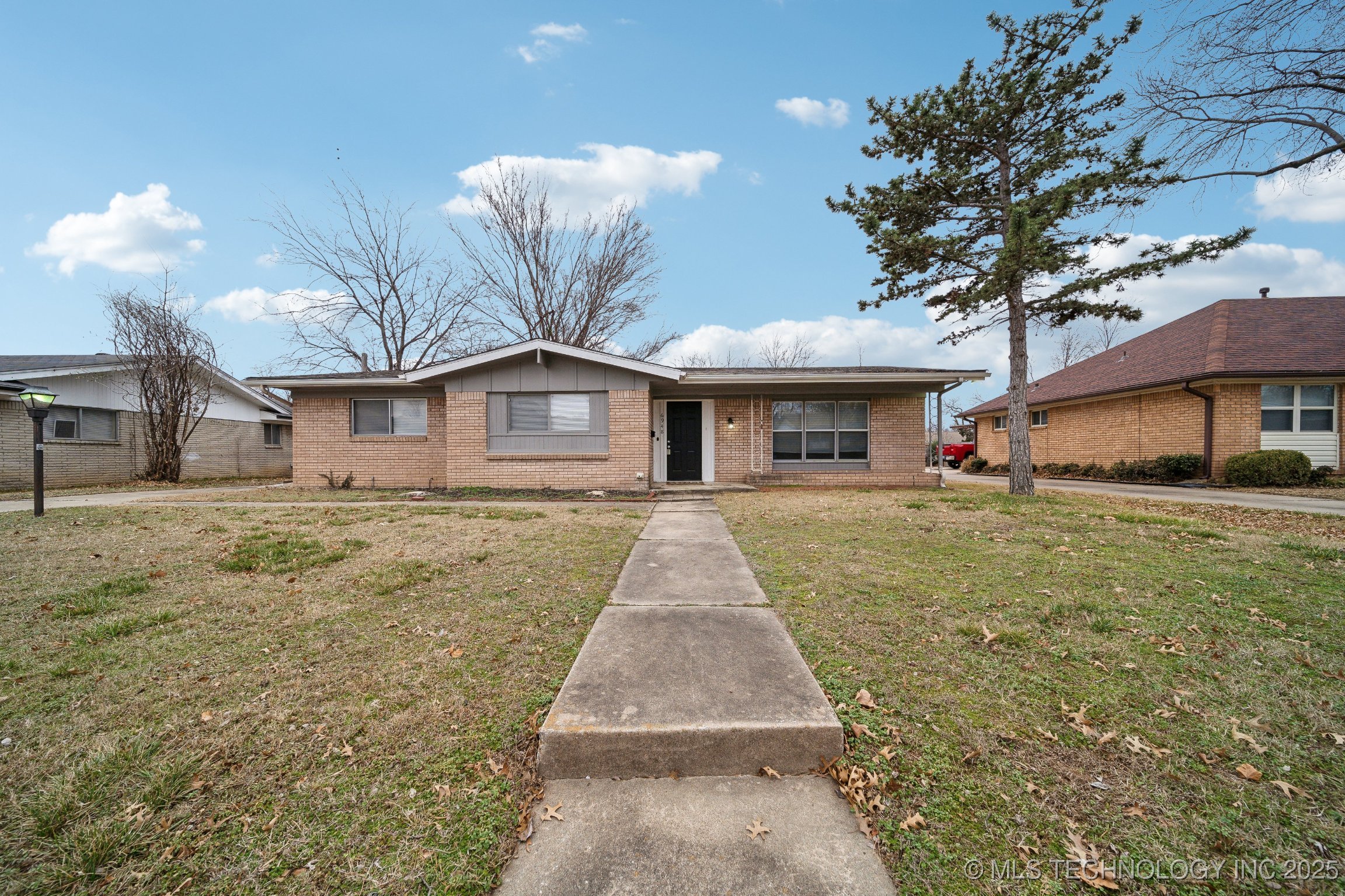 6948 E 16th Street Property Photo