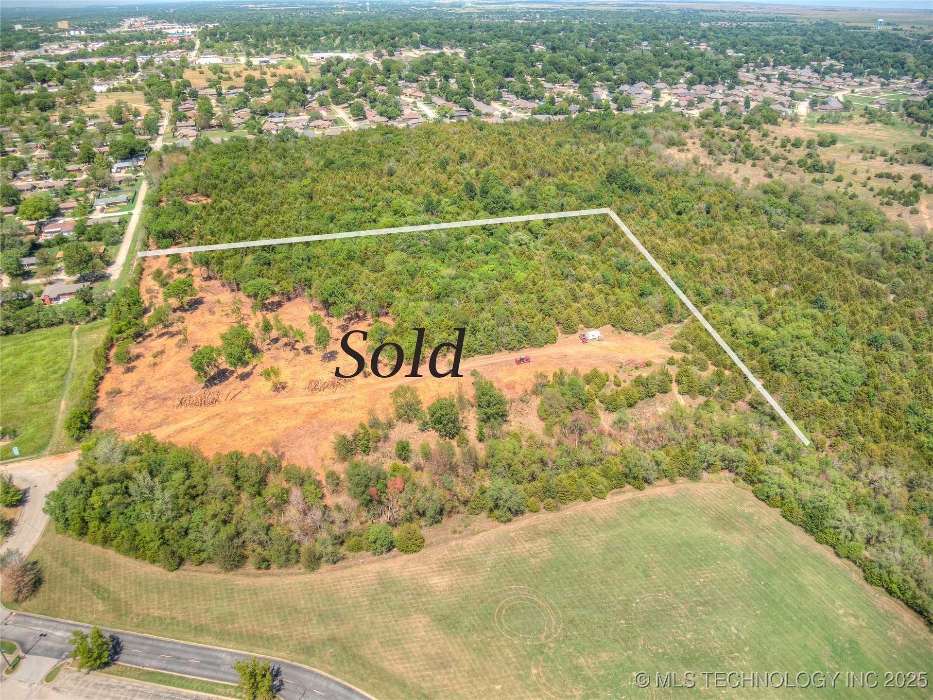 1 Se Barnett Avenue Property Photo 4