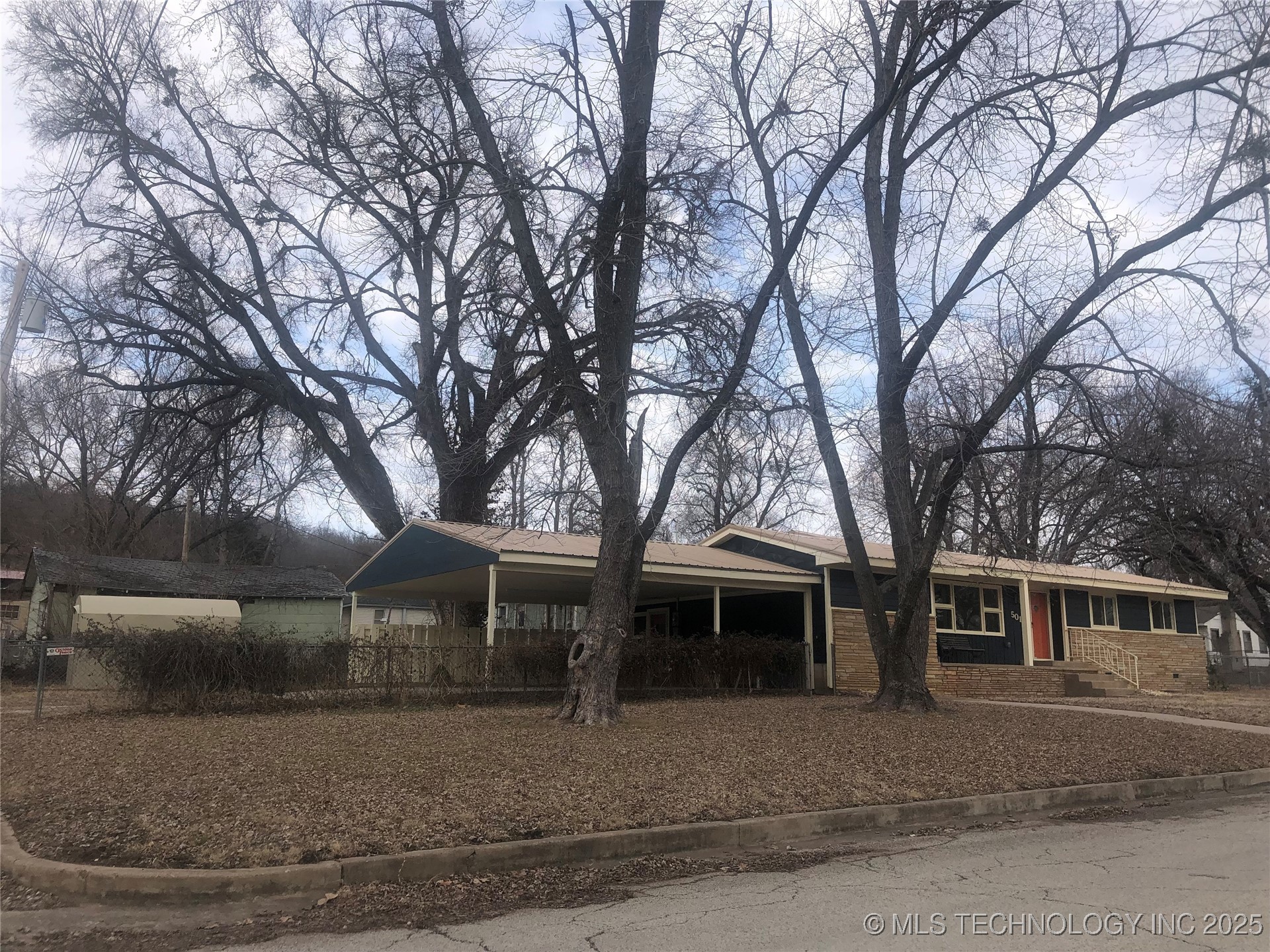 501 W 17th Street Property Photo