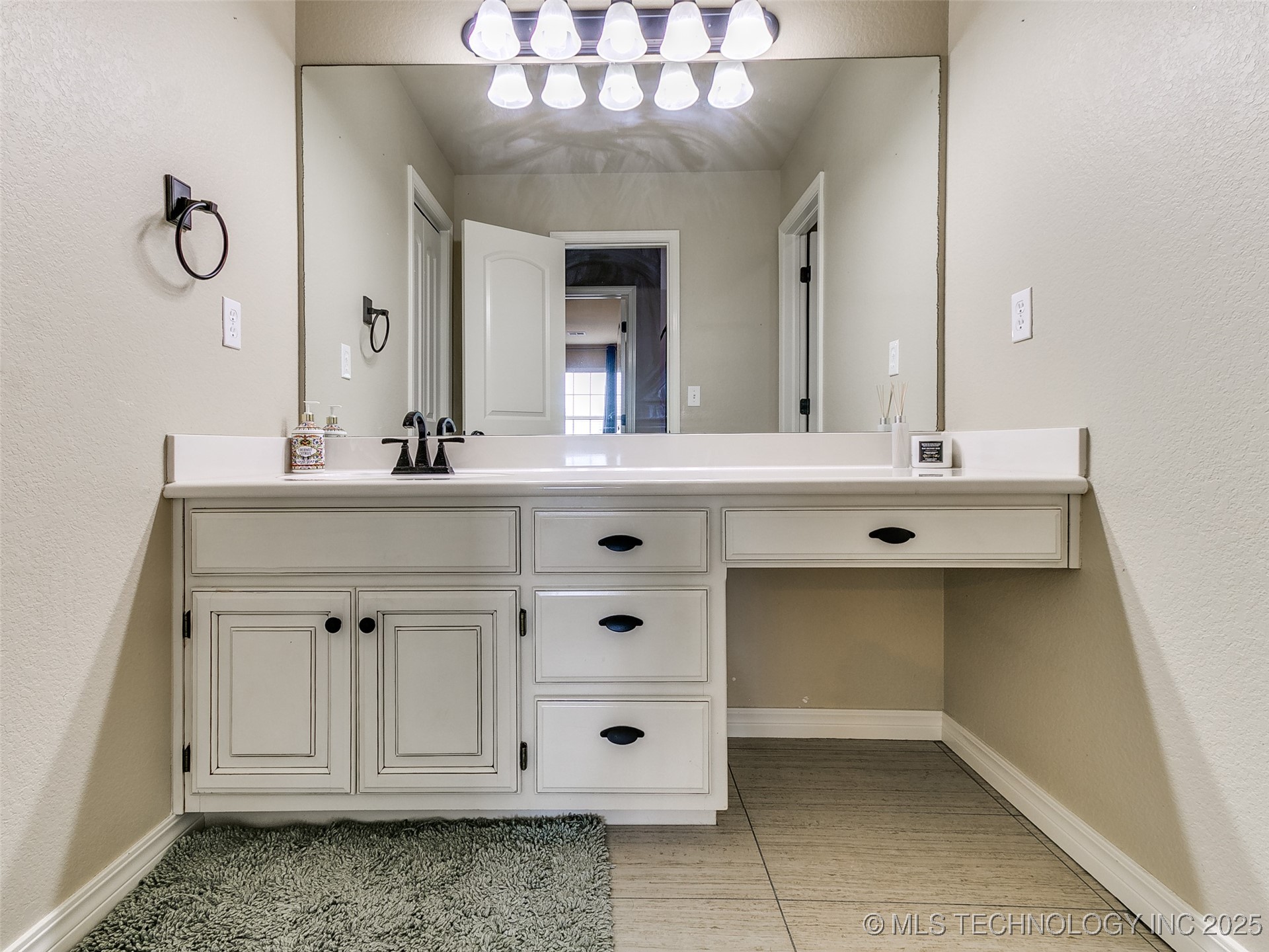5033 S 165th East Avenue Property Photo 41