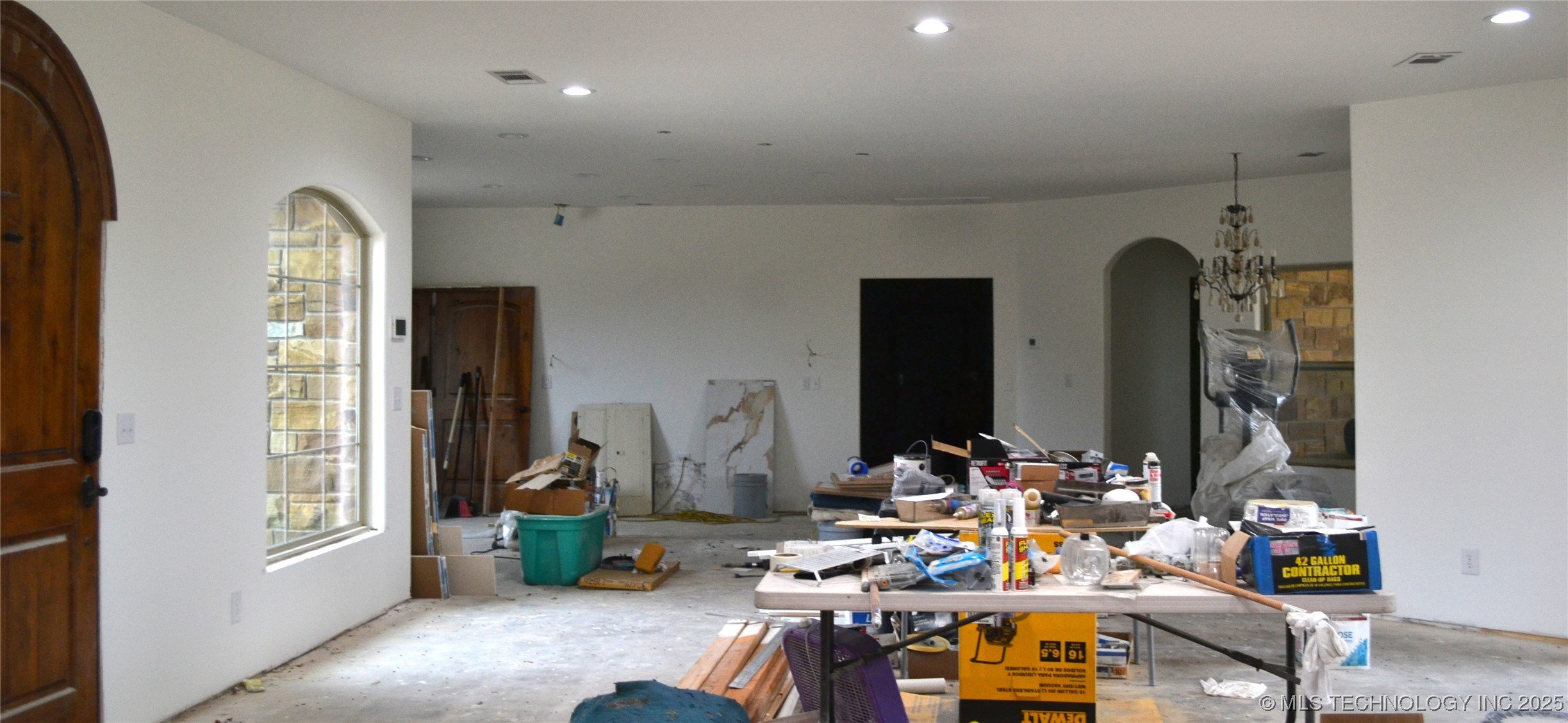4121 N Commerce Street Property Photo 3